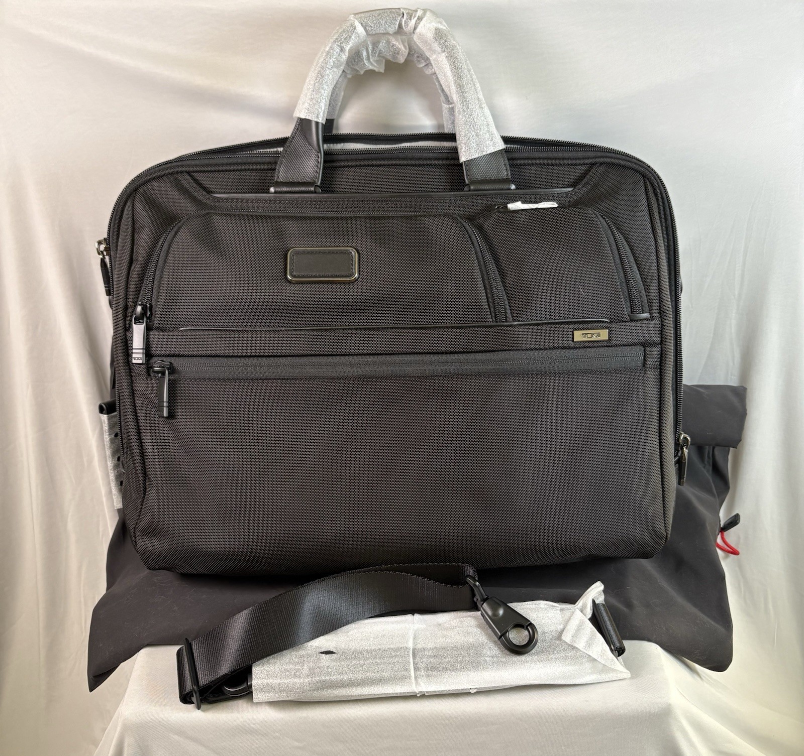 Tumi Alpha 3 Compact Large Laptop Briefcase NEW Black 2603114D4 13”x17.5”x3.5”
