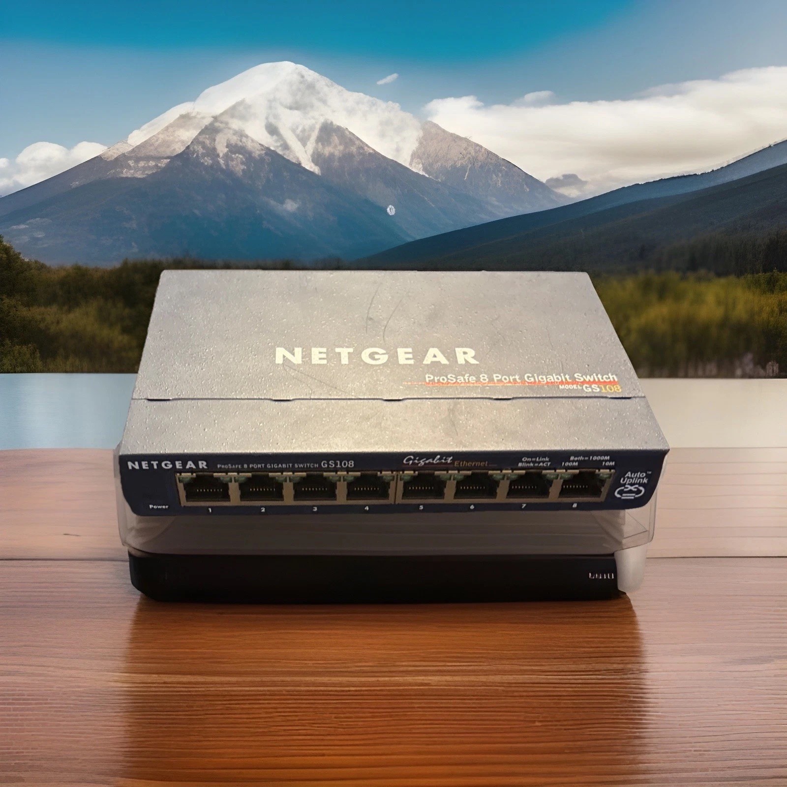 NETGEAR GS108T300NAS Gigabit Ethernet Smart Switch with Cloud Management