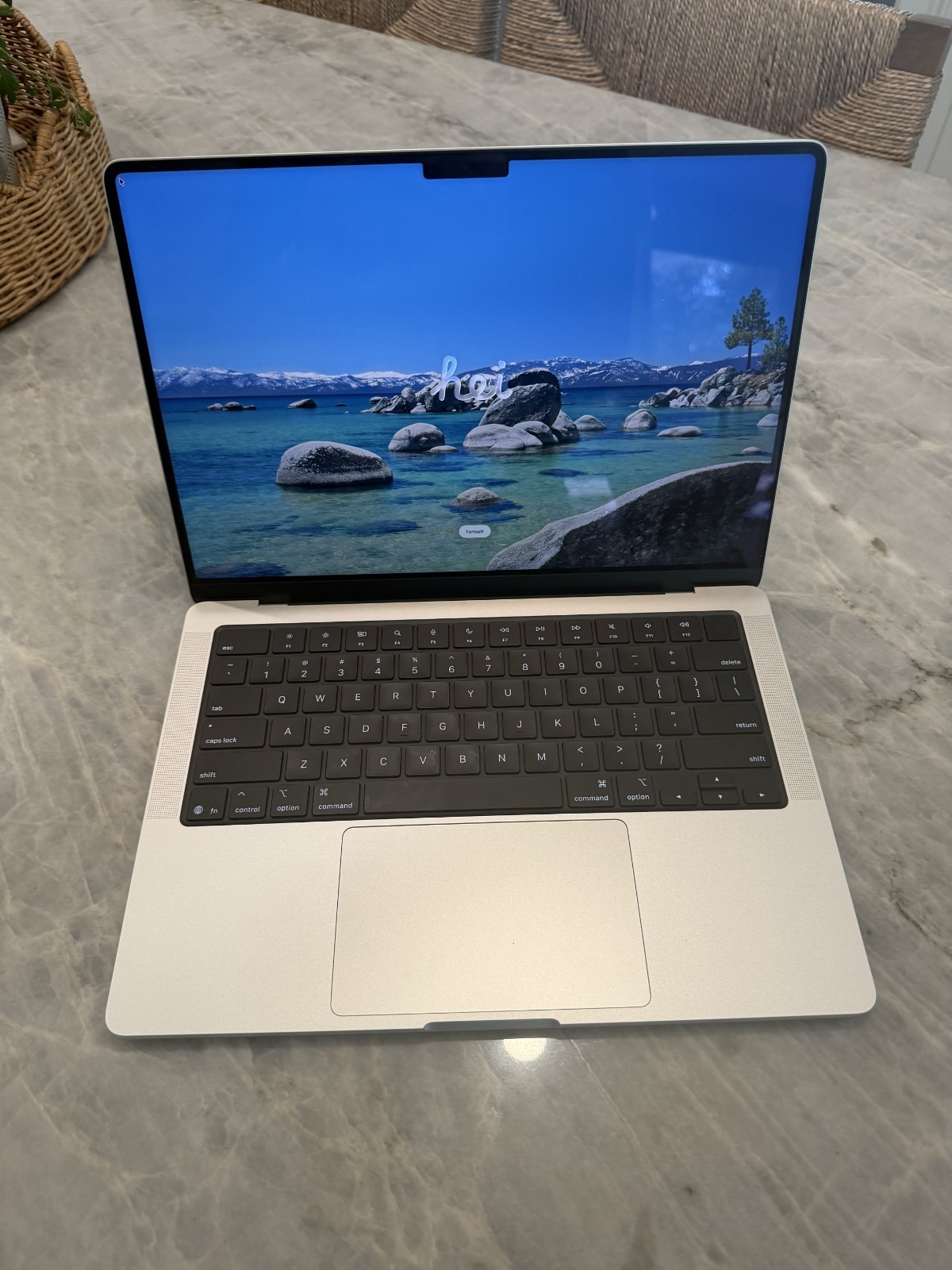 MacBook Pro 14 2025 M5 10-Core CPU 10-Core GPU 32GB 1TB Silver - Excellent