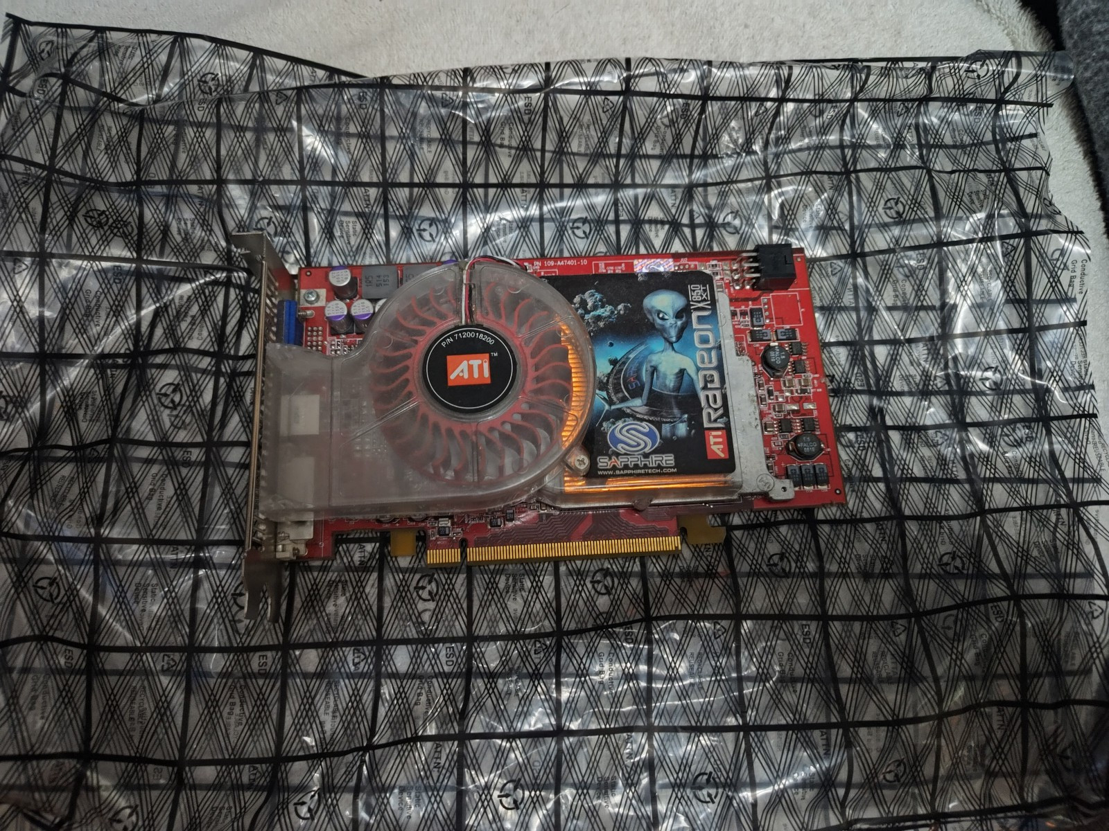 Sapphire ATI Radeon x850 XT Video Card PCI-E 256M GDDR3 (Untested)