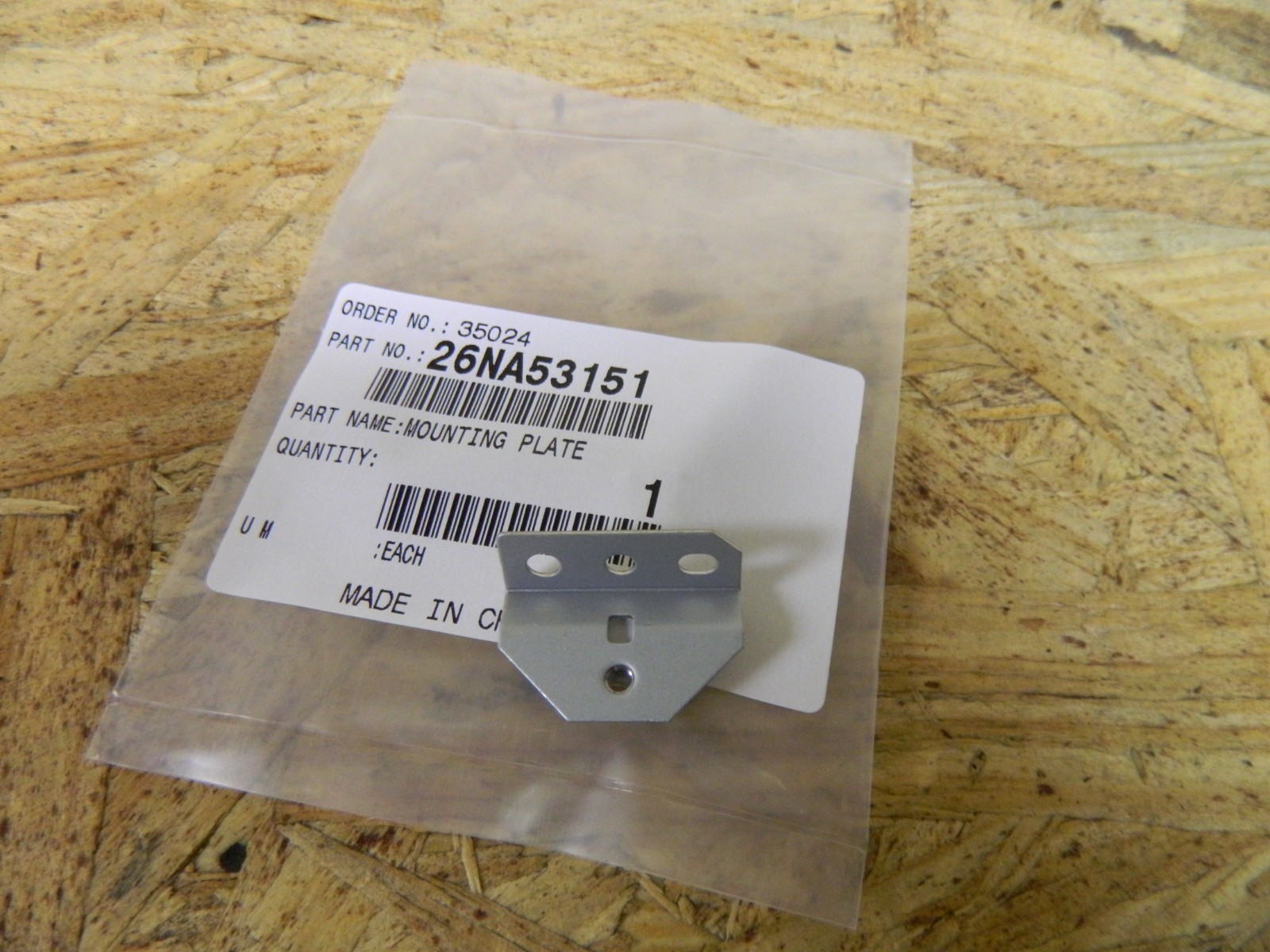New Genuine Konica Minolta Temperature Sensor Mounting Plate 7020 7022 7025 7030