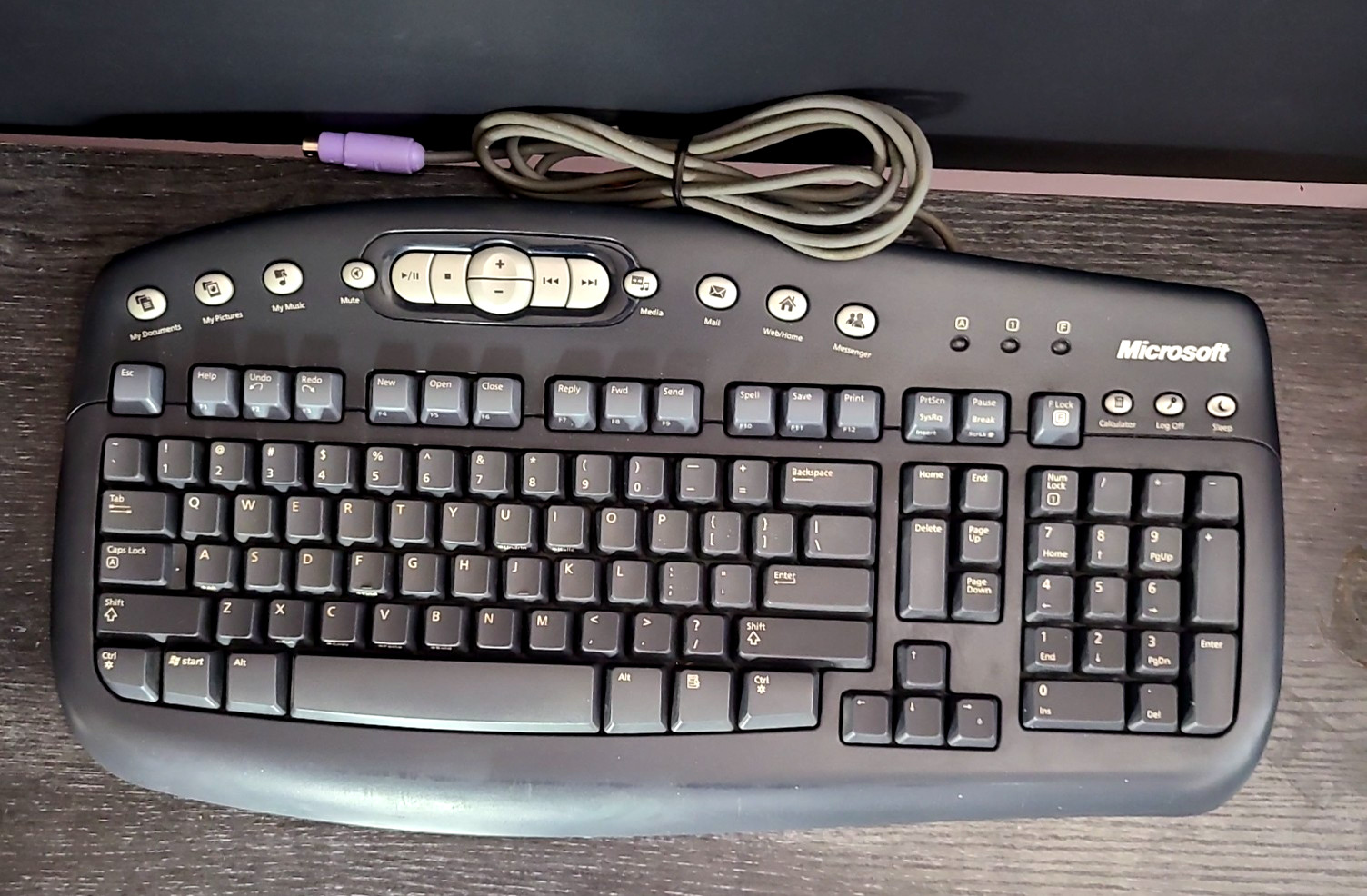 Microsoft Multimedia Keyboard 1.0A KB-0168 PC Computer Black - **PS/2 Port** 🟢
