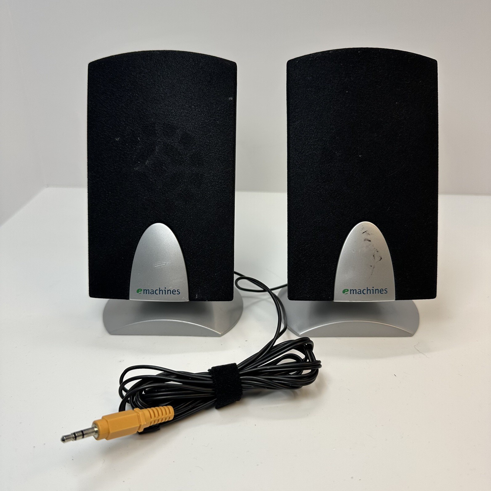 eMachines SP-20A Wired Computer Speakers 3.5mm Desktop or Wall Mount TESTED