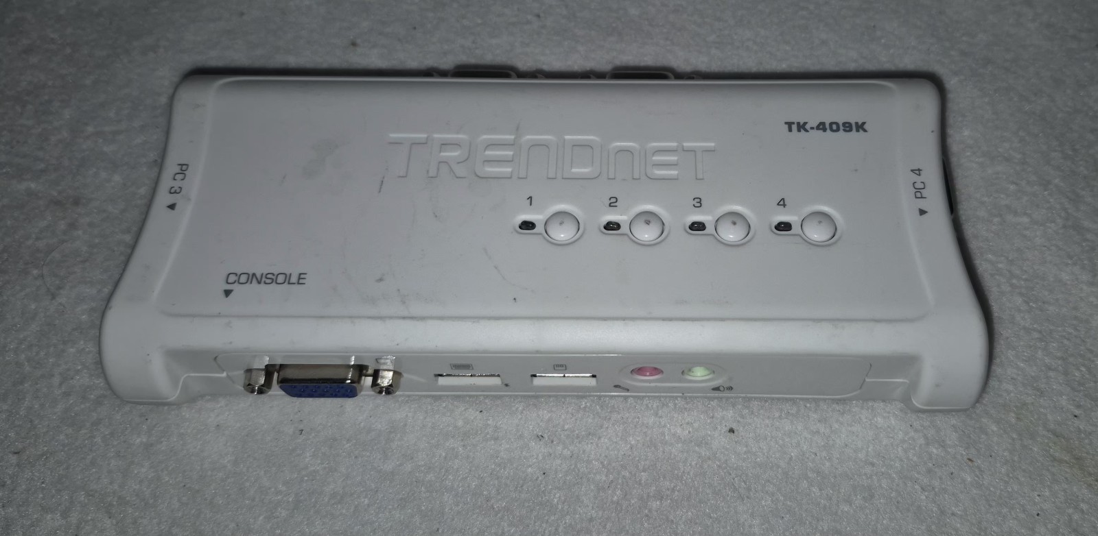 TRENDnet 4-Port USB KVM Switch Kit with Audio TK-409K A7 Used NO Cables