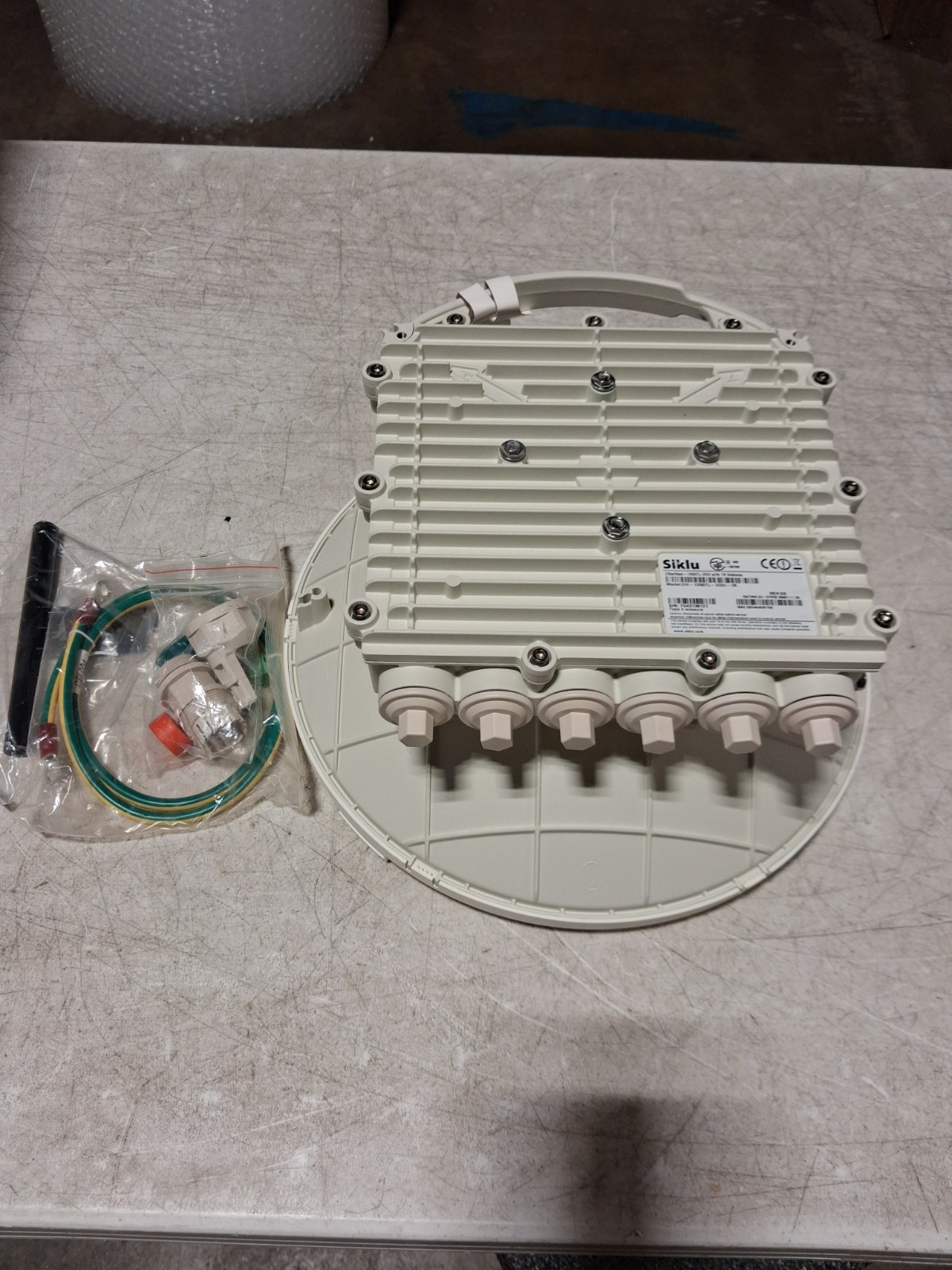 Siklu EH-1200TL-ODU-1ft (no mounting or power) Surplus in box
