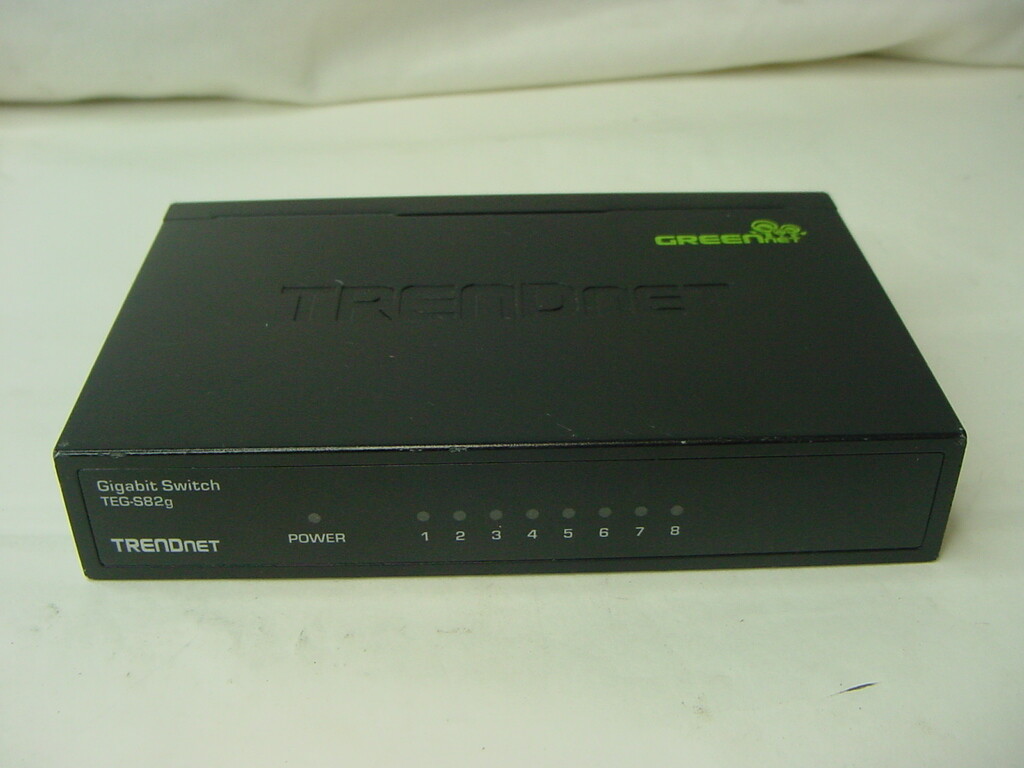 TRENDNET GIGABIT SWITCH TEG-S82g - NO POWER CORD INCLUDED