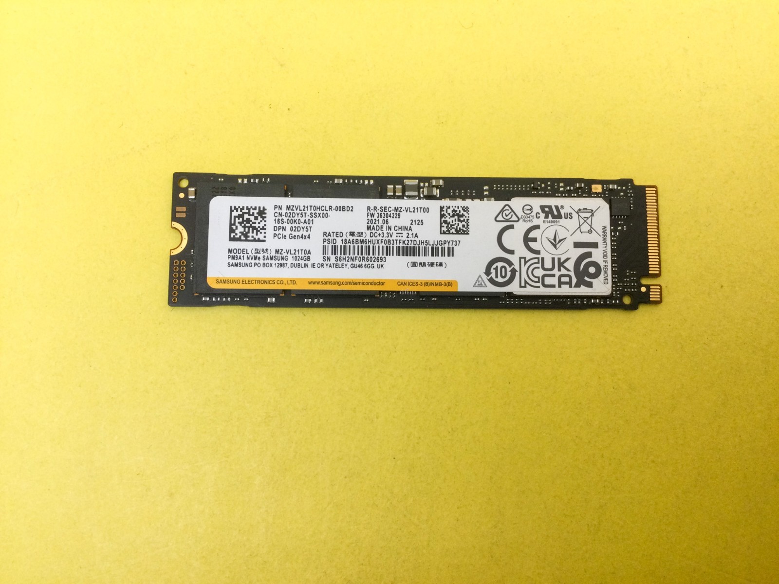Samsung PM9A1 1TB NVMe PCIe Gen4x4 M.2 2280 Internal SSD MZ-VL21T0A