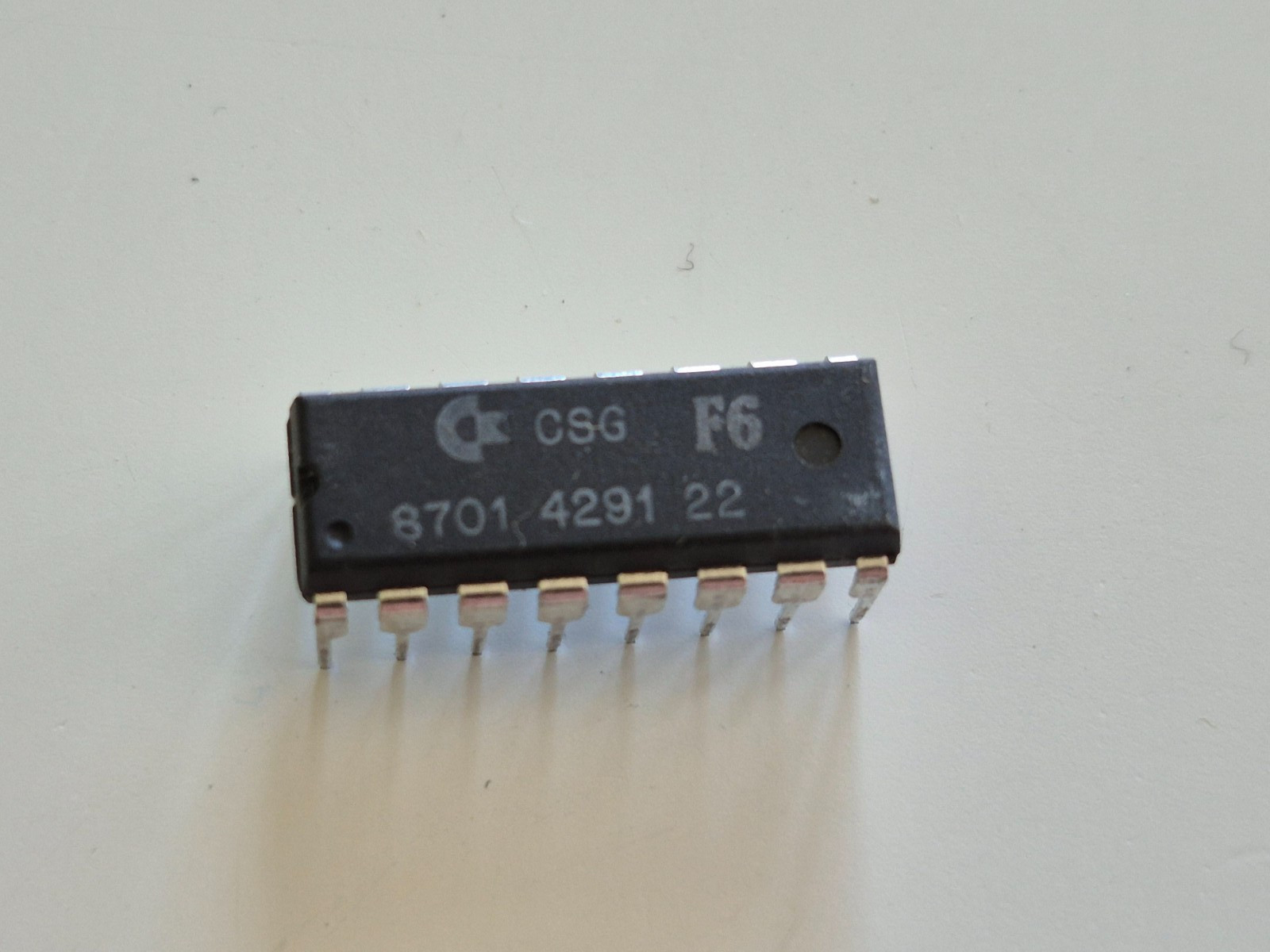 ✅ CHIP CSG 8701 Timing Chip ⭐ Commodore C64 / C128 MOS ⭐ Fast Shipping ⚡️