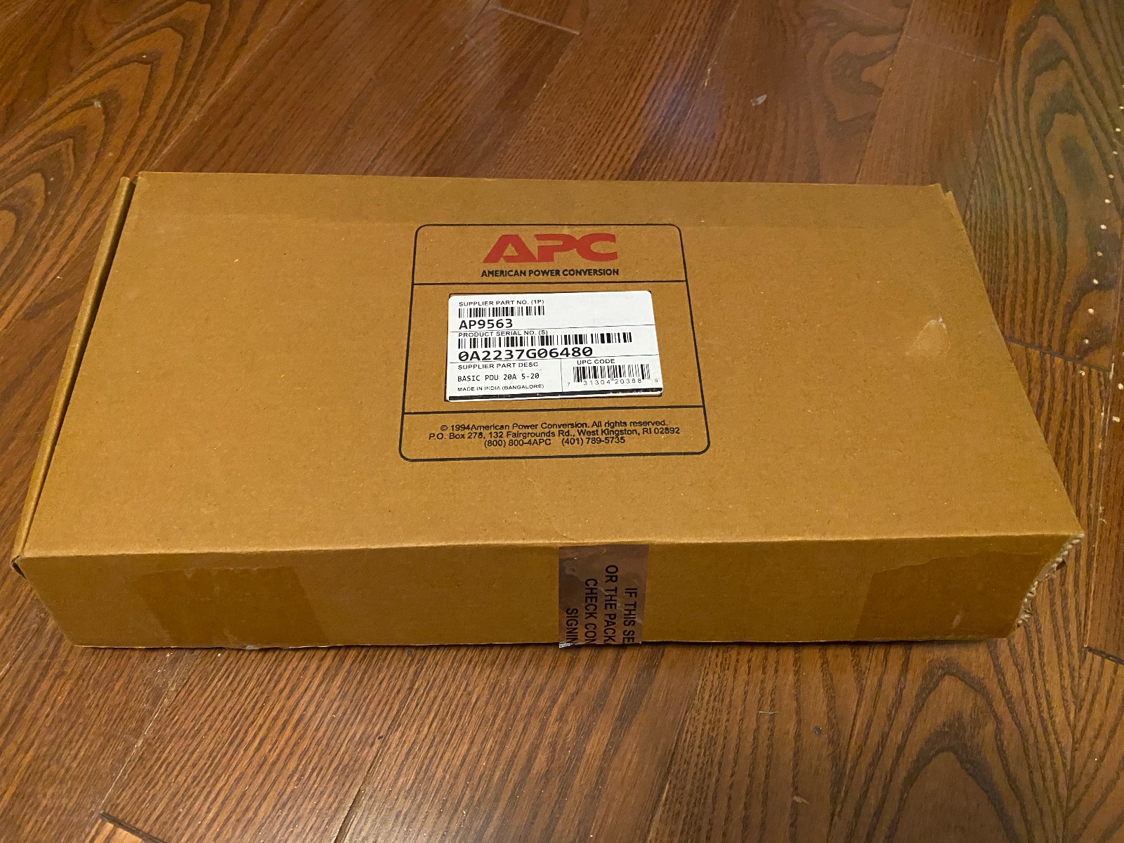 NEW - APC AP9563 Rack PDU, Basic, 1U, 20A, 120V, (10) 5-20R Outlets, 5-20P Plug
