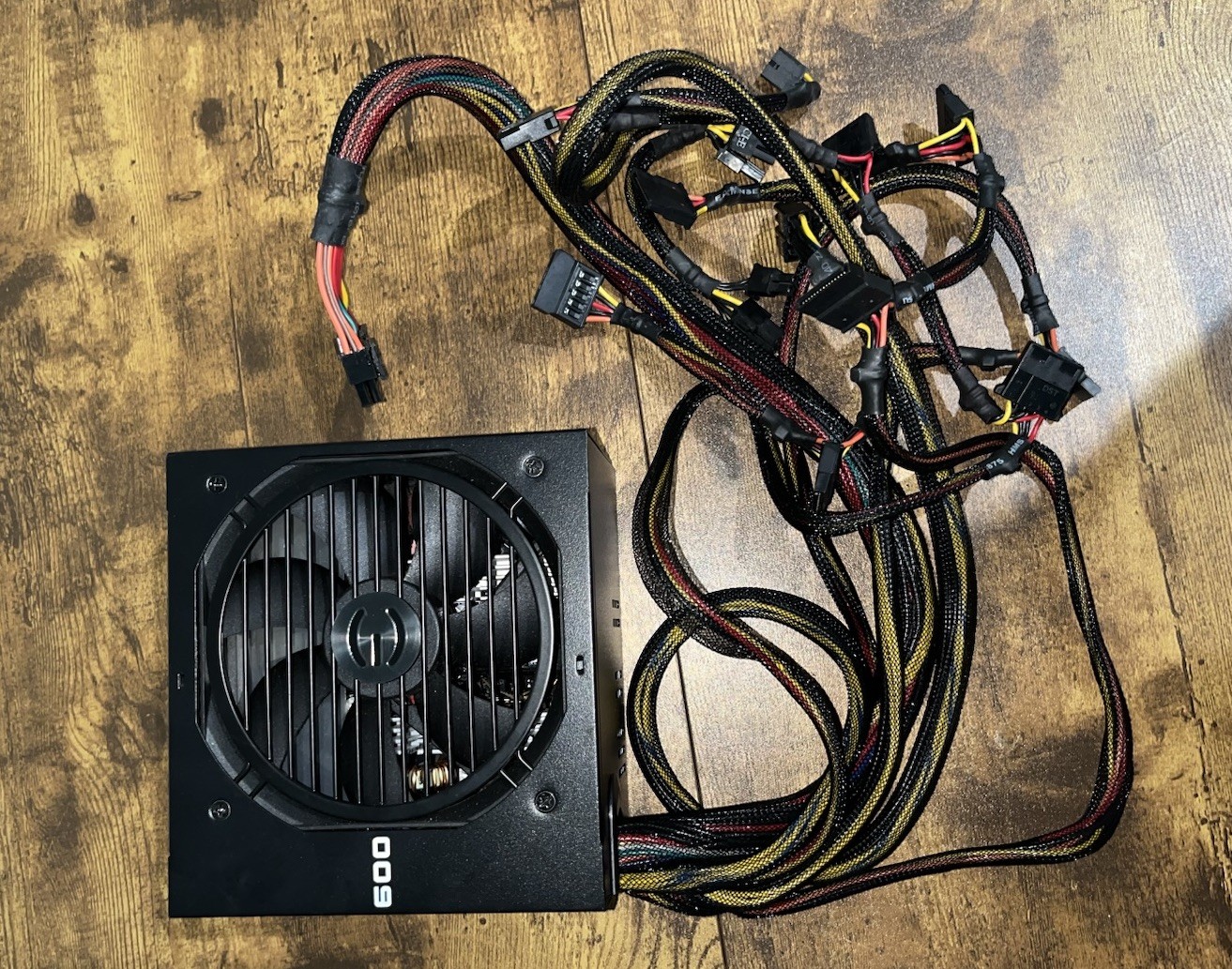 EVGA 600B 100-B1-0600 600W 20+4-Pin ATX Desktop Power Supply