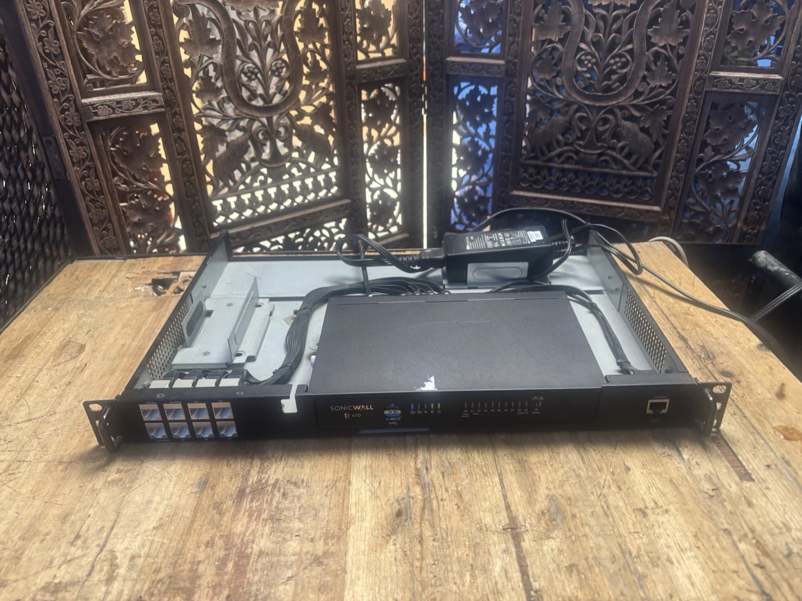 SonicWALL TZ670 Firewall Security Appliance 