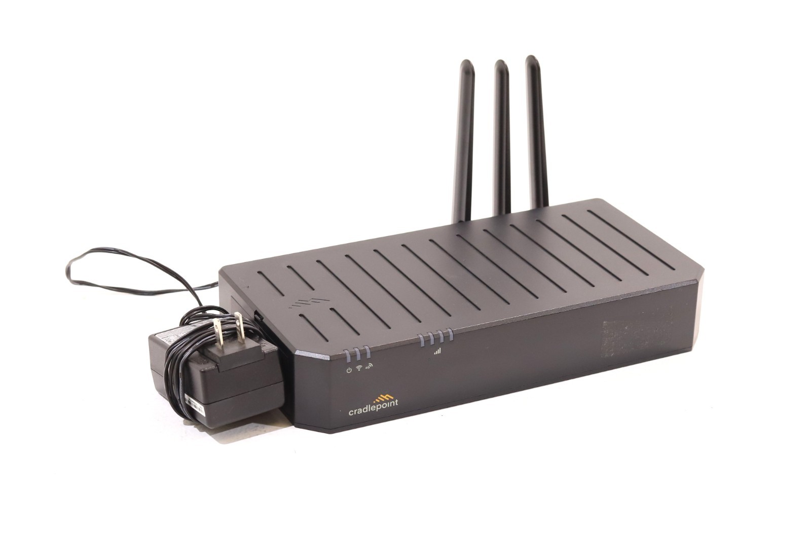 CradlePoint E100 S5A134A Dual-Band Wireless Router with Adapter P/N: E100-C7C