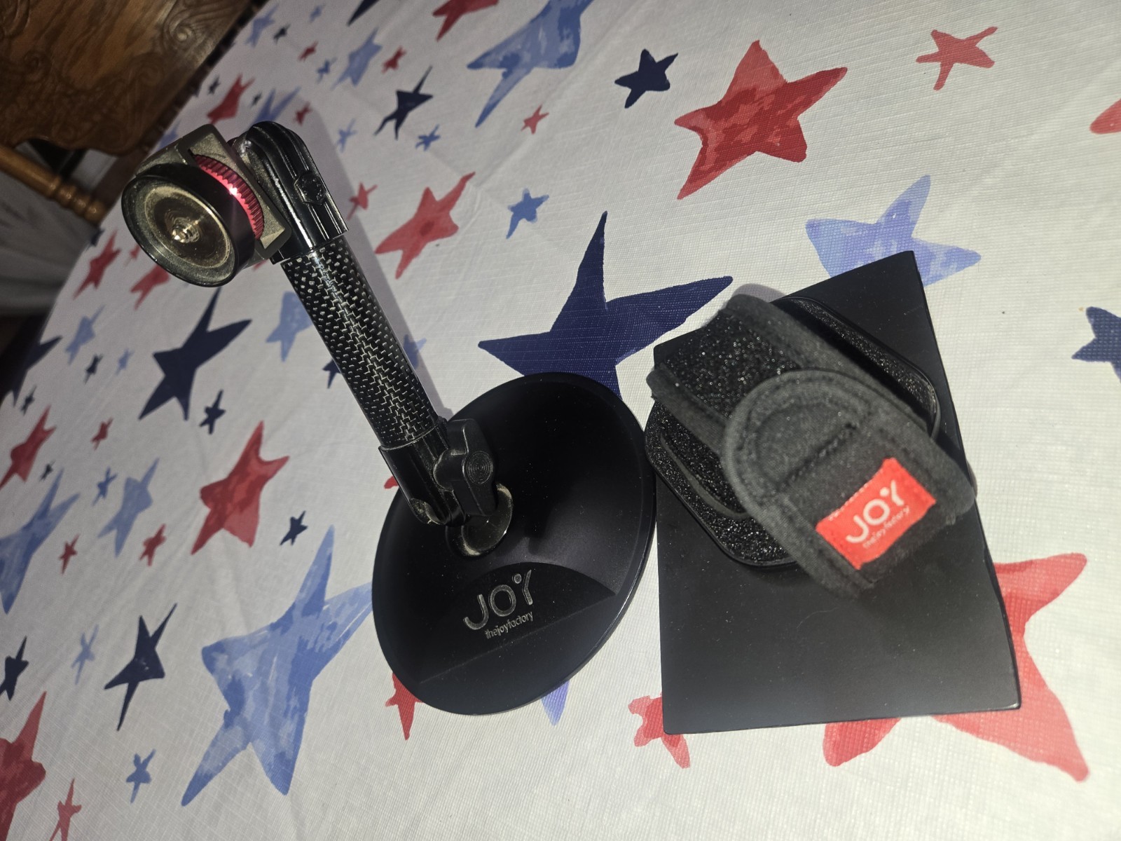 The Joy Factory Magconnect Desk Mount, Hand Strap, & Univ Mount- Carbon Fiber