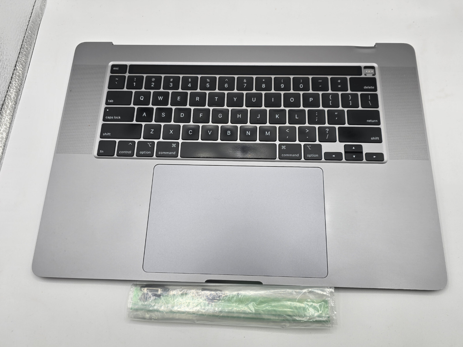 OEM Apple MacBook Pro 16" A2141 Top Case Keyboard Palmrest Gray 661-13161