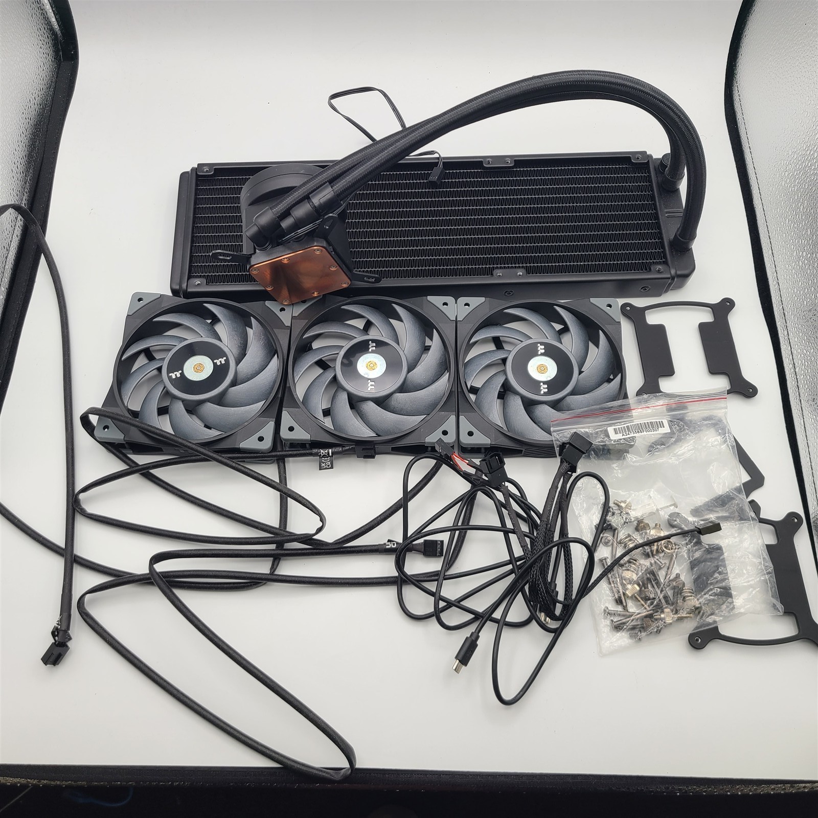 Thermaltake TOUGHLIQUID Ultra 360 AIO Liquid CPU Cooler 2.1" LCD Screen