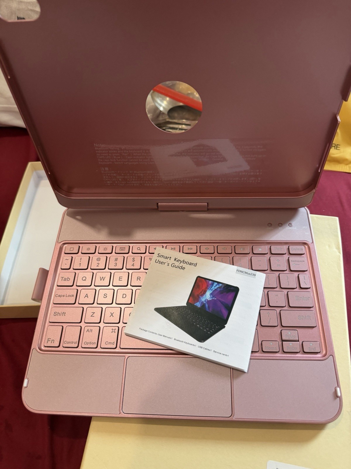 New For Apple iPad 10th Gen 10.9 in Case with Keyboard NIB Rose Gols