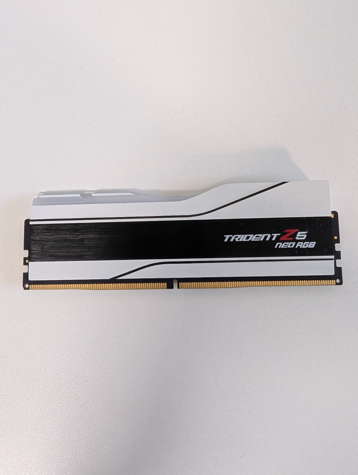 G.SKILL Trident Z5 Neo RGB 16GB 1x16GB DDR5 6400 CL32 AMD EXPO White