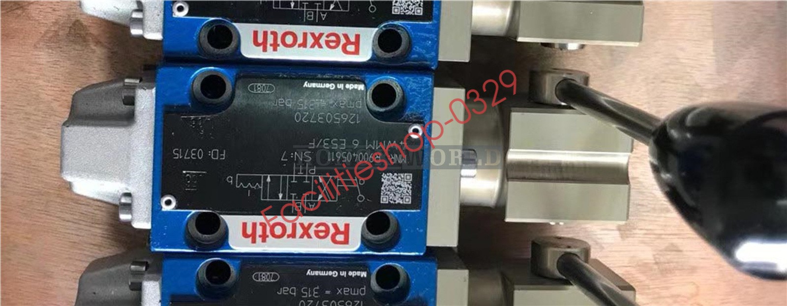 NEW 1PCS Rexroth Manual reversing valve 4WMM6E53/F R900405611 4WMM6E5X/F