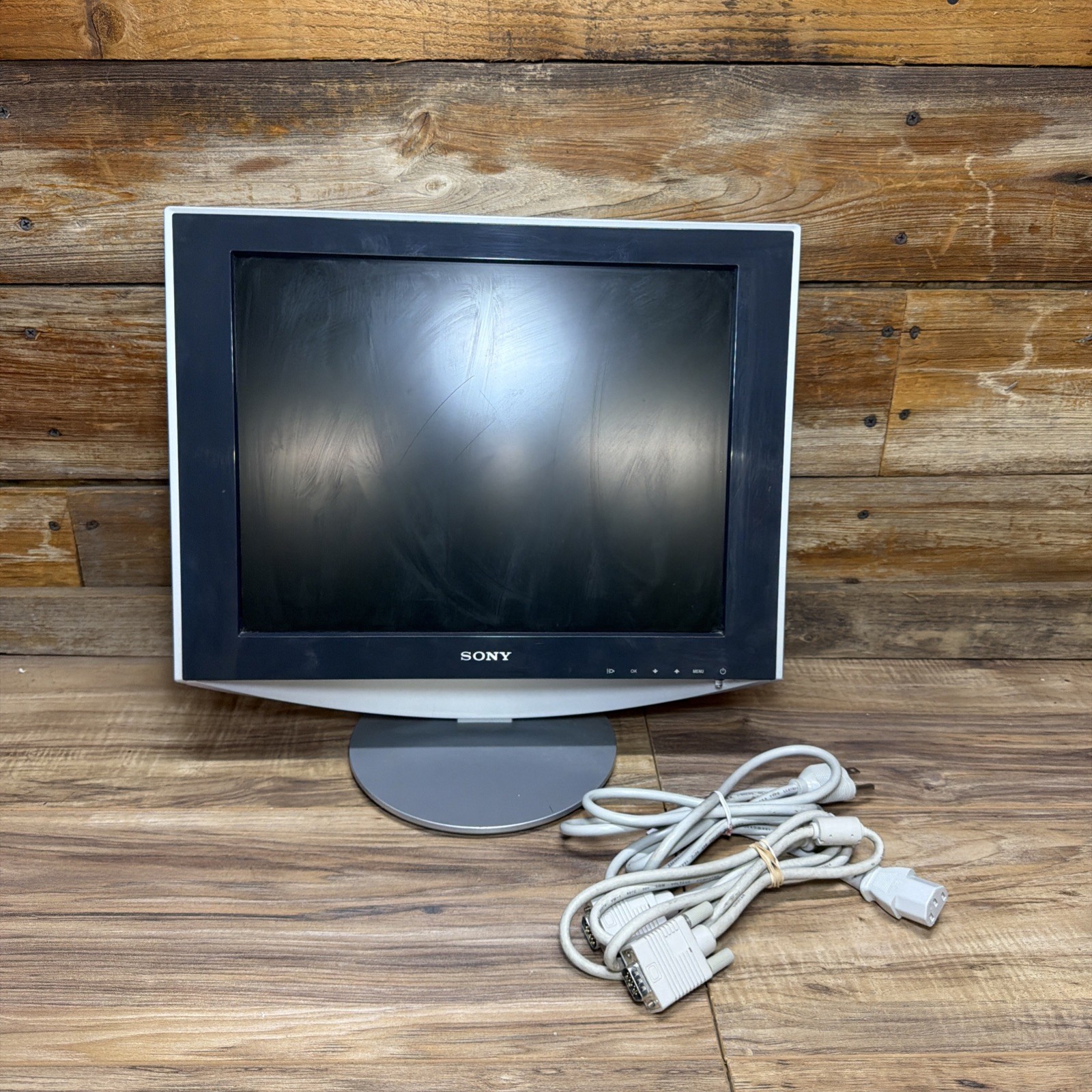 Sony SDM-HS53 15-Inch TFT LCD Color Computer Display With Back Cover Works
