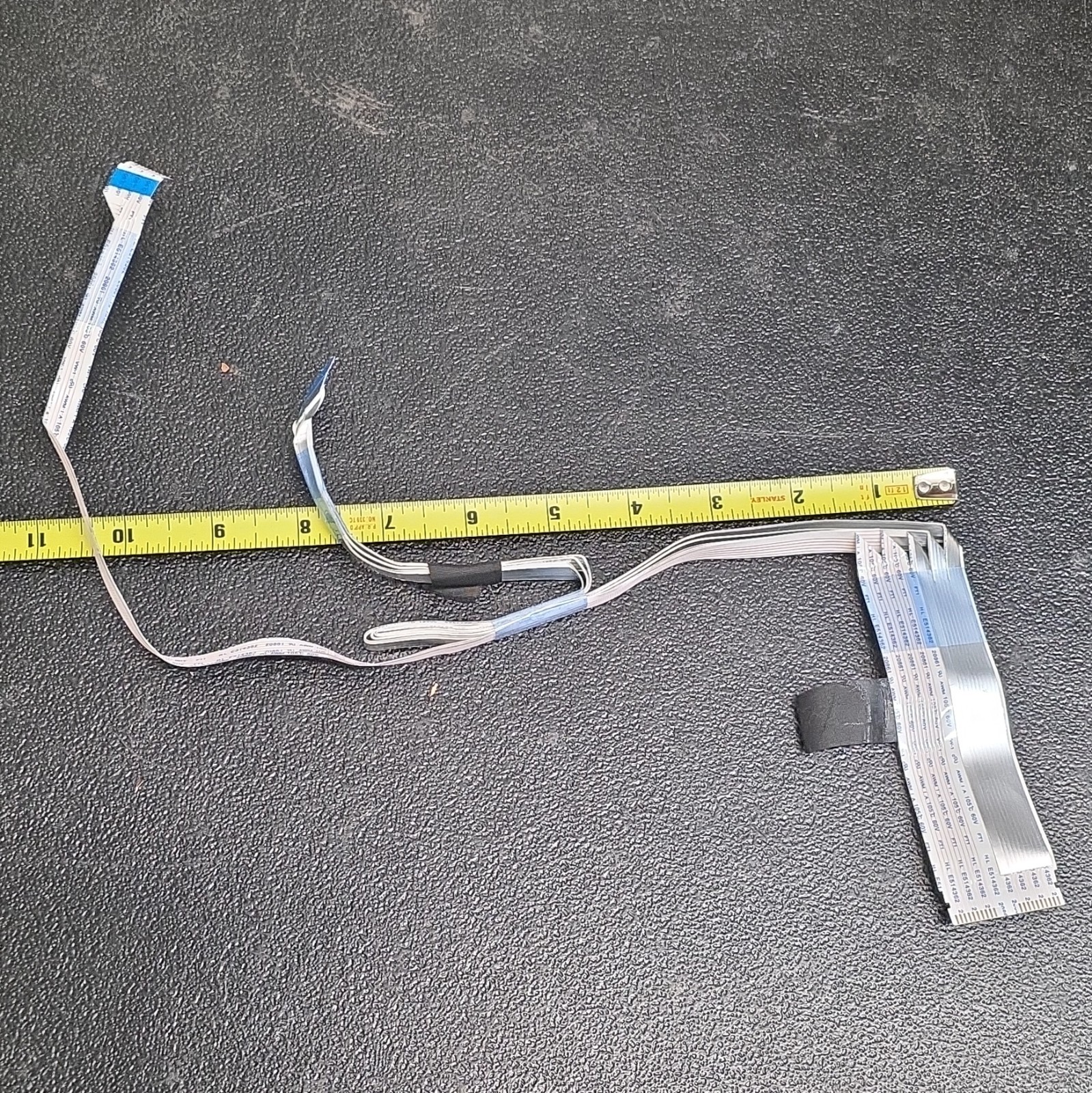 AWM 20861 Flat Flex Ribbon Cable w/ Connectors 12 in HL E514362