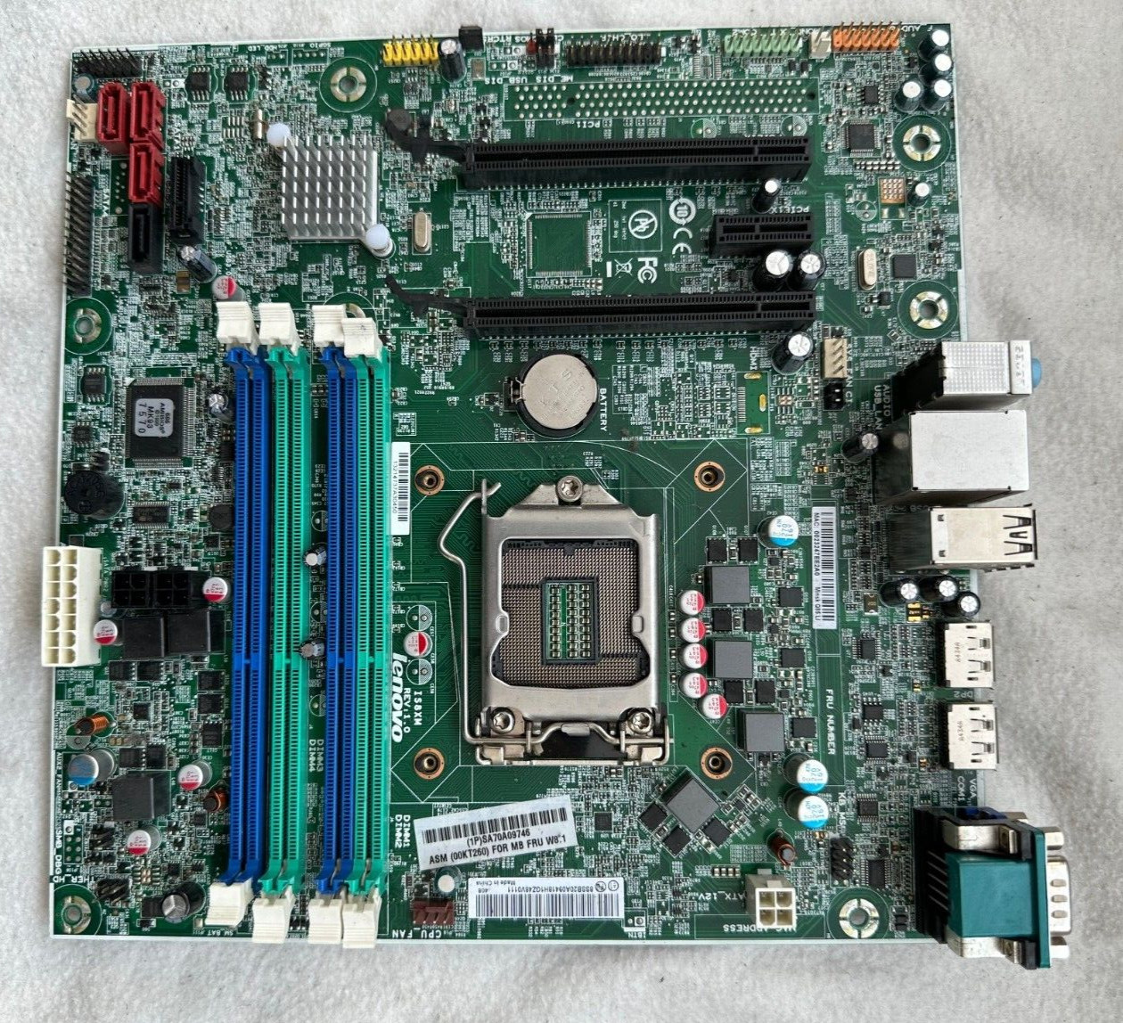 Motherboard Lenovo IS8XM Rev: 1.0 Used
