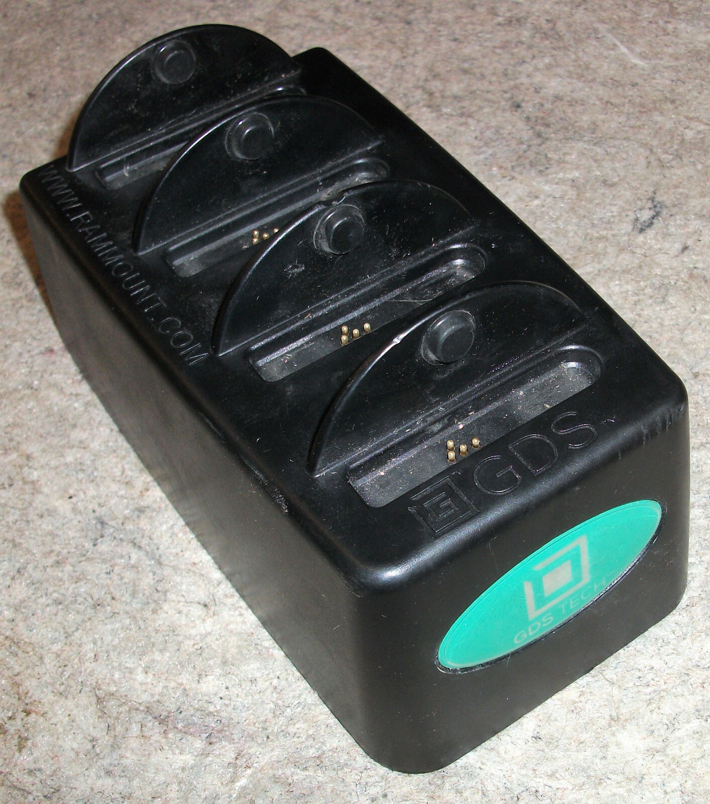 GDS RAM-GDS-DOCK-4G1PU 4-PORT DESKTOP CHARGER FOR INTELLISKIN PRODUCTS 
