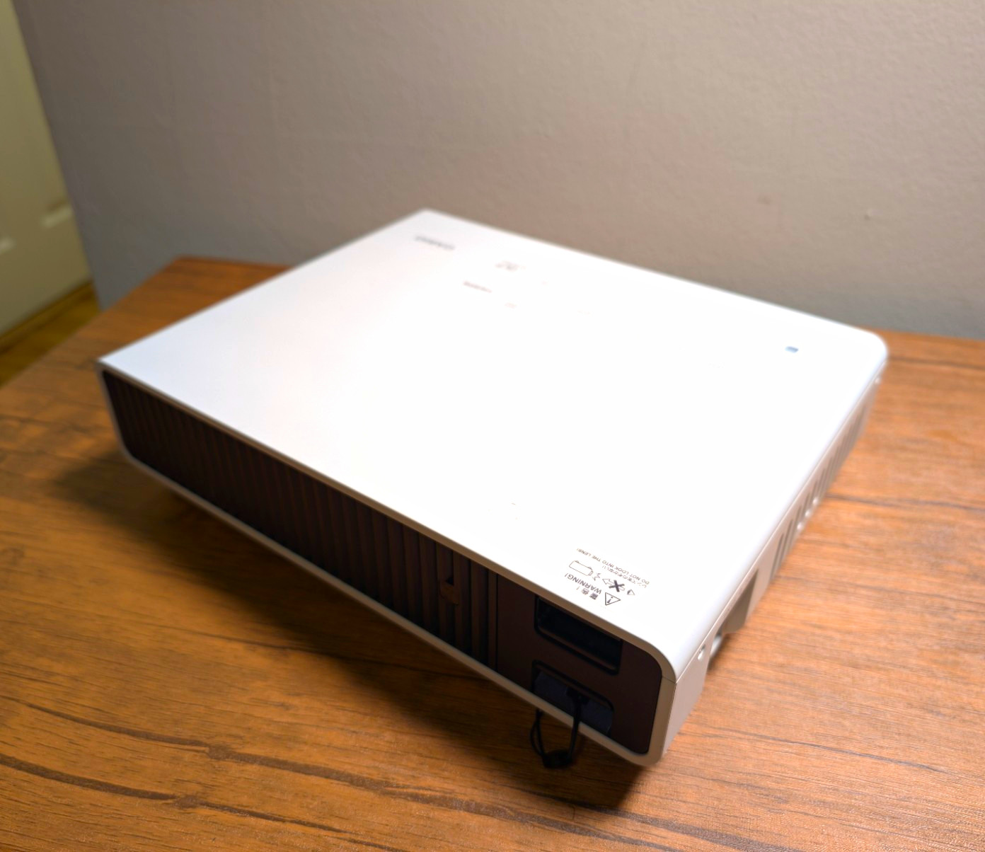 Casio XJ-M150 DLP Desktop Projector 2500 Lumens w/ Bag & Cables - For Parts