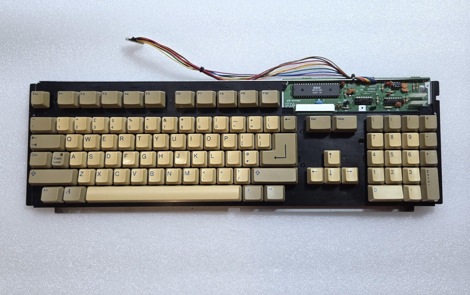 Commodore Amiga A500 (Plus) ANSI UK Keyboard Tested/Working 500 Green/Red LED