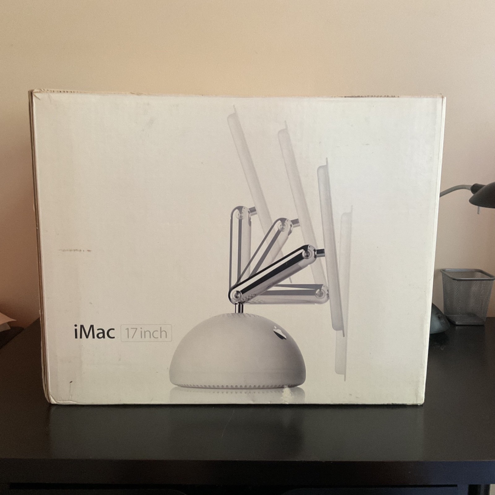 Vintage Apple iMac G4 17” LCD  M6498  “Sunflower/Lamp” Original Box/Owner
