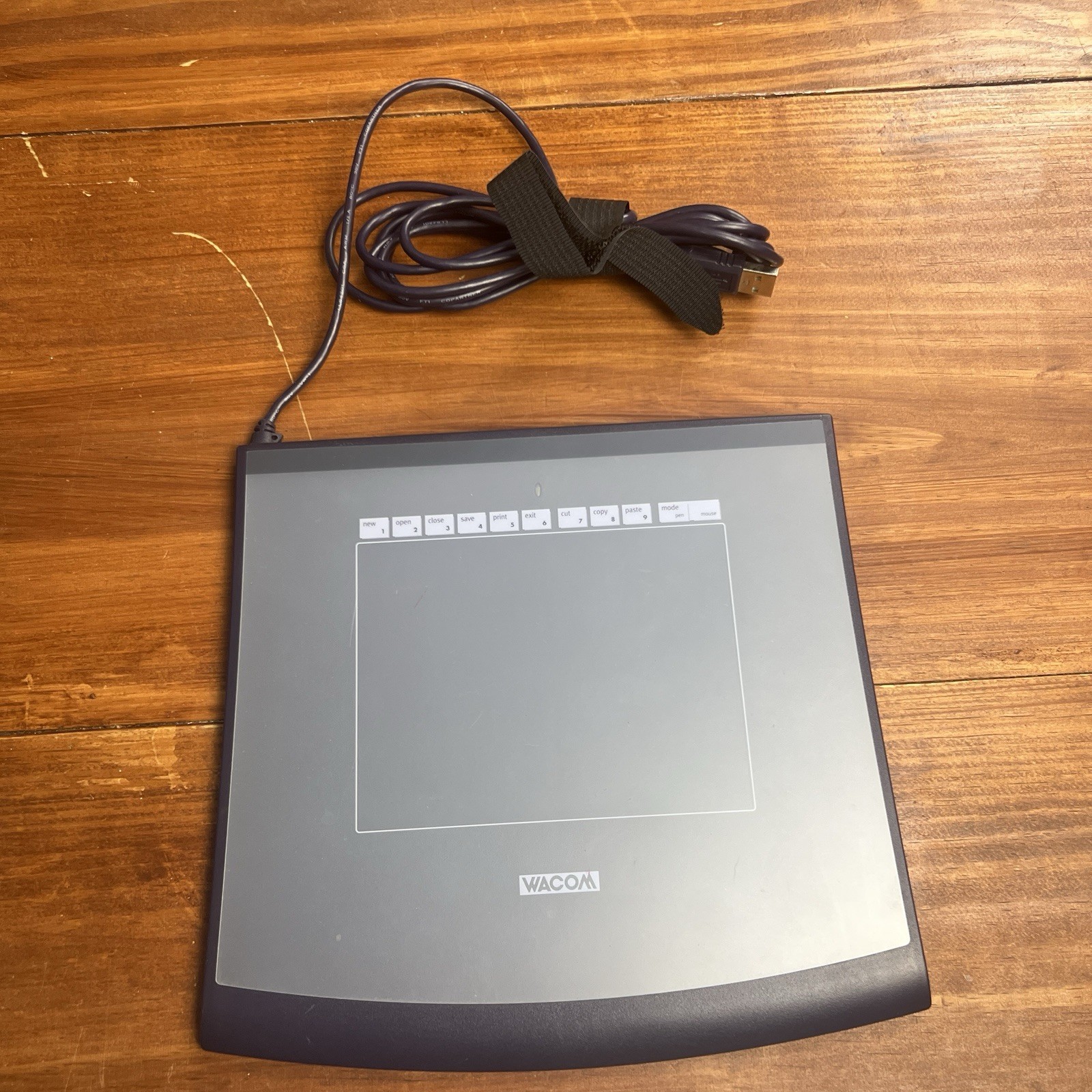 Wacom Intuos 2 Graphics Tablet XD-0405-U USB Drawing Tablet Tablet Only
