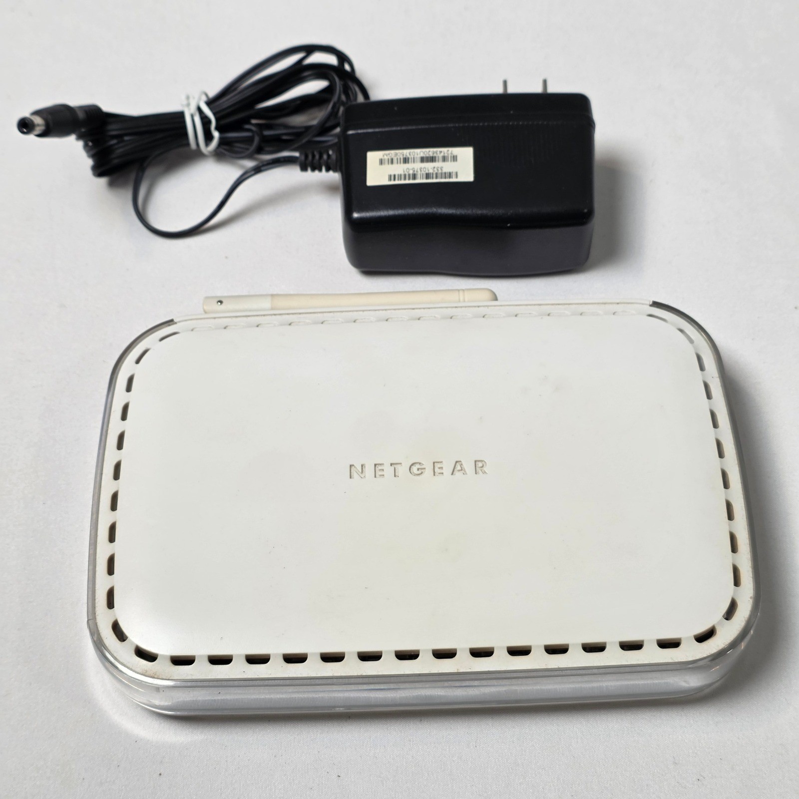 Netgear WGT624 v3 Wireless Firewall Router 108 Mbps White 4-Port LAN WAN