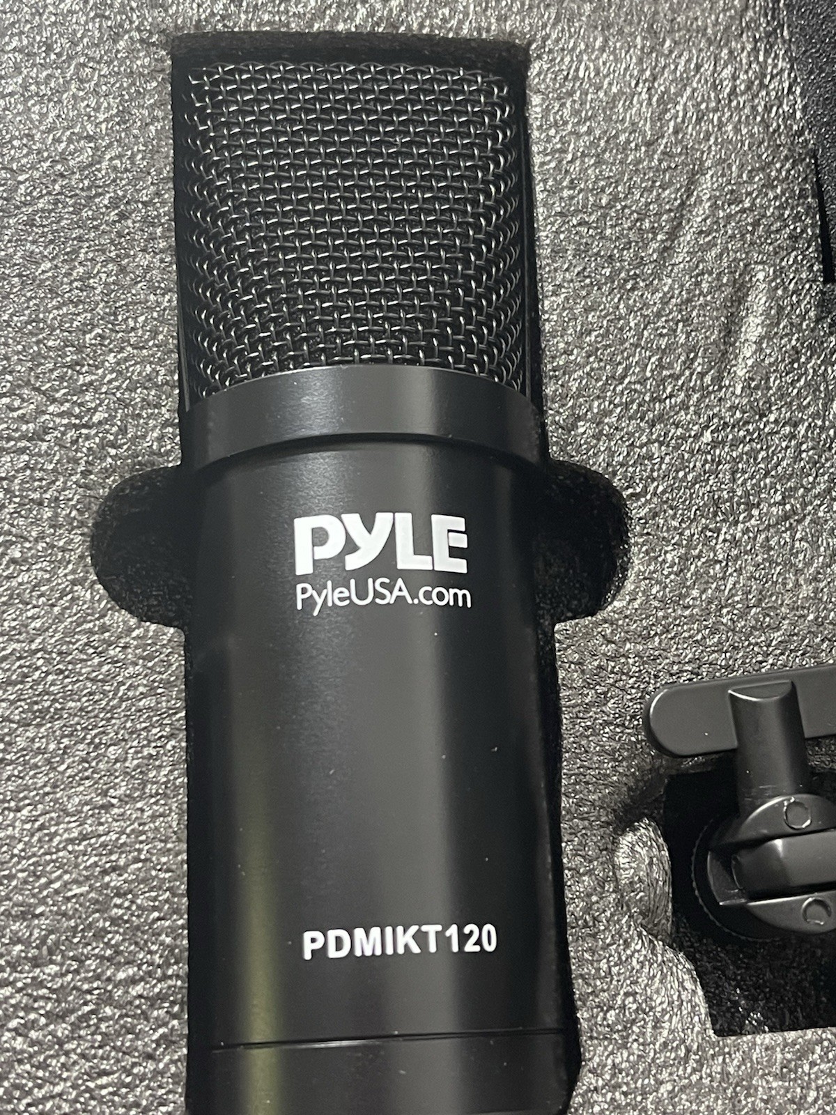 Pyle PDMIKT120 USB Plug-and-Play Desktop Microphone Kit Pop Filter Case