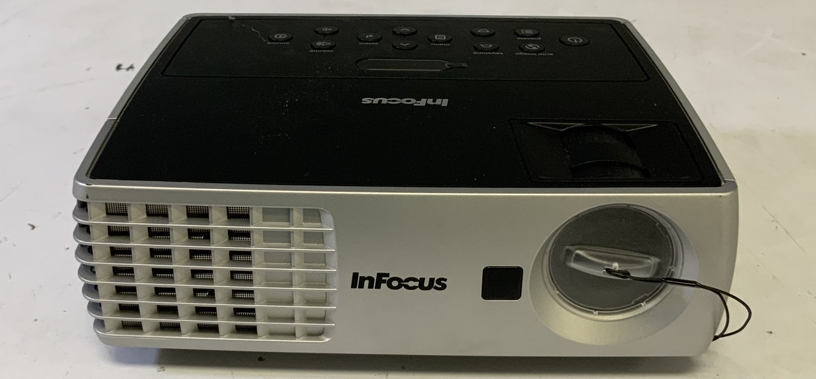 InFocus IN1100 100-240V 2.3-0.9A Compact DLP Projector, Black & Silver "I2D"