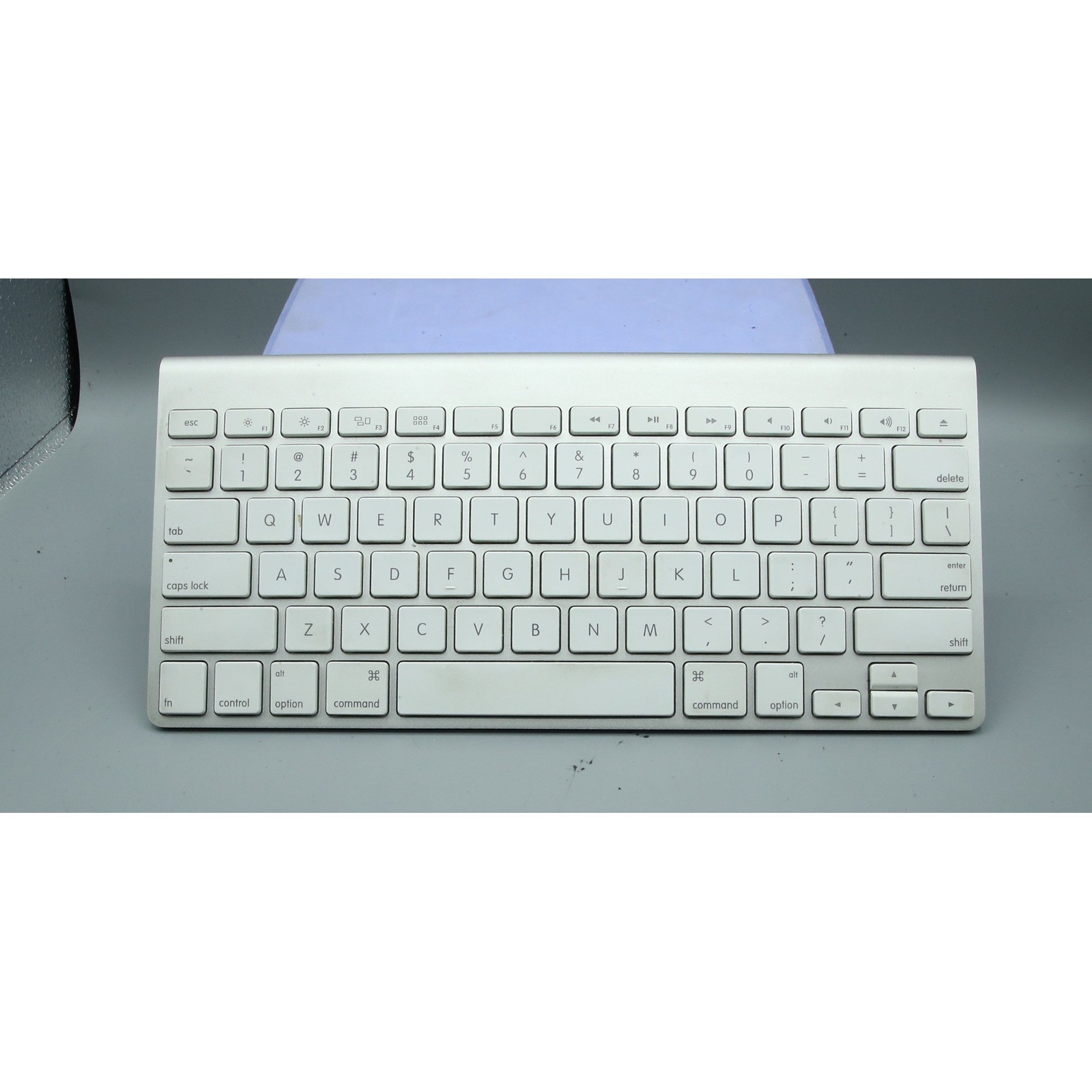 Apple Wireless Keyboard A1314 Silver Bluetooth Aluminum MC184LL/B MC184LL/A