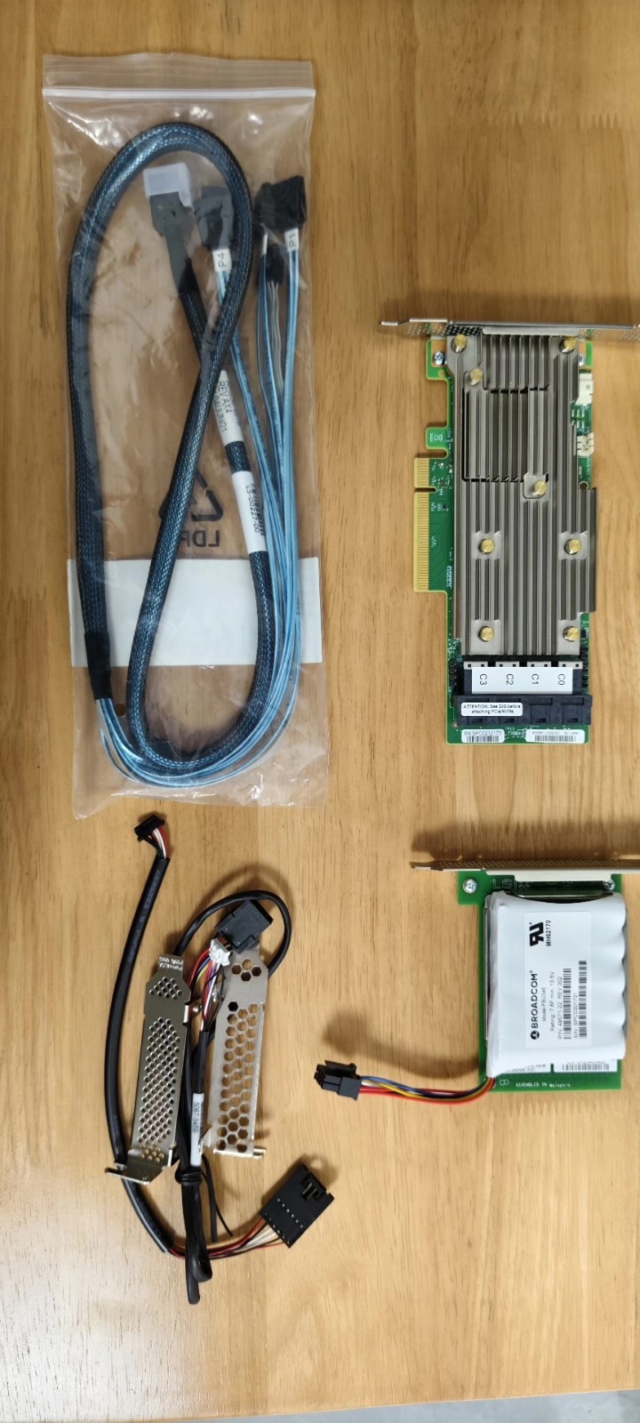 LSI MegaRAID 9461-16i 12Gbps 16 Port  PCIe 3.0 x8 SAS SATA RAID Controller set