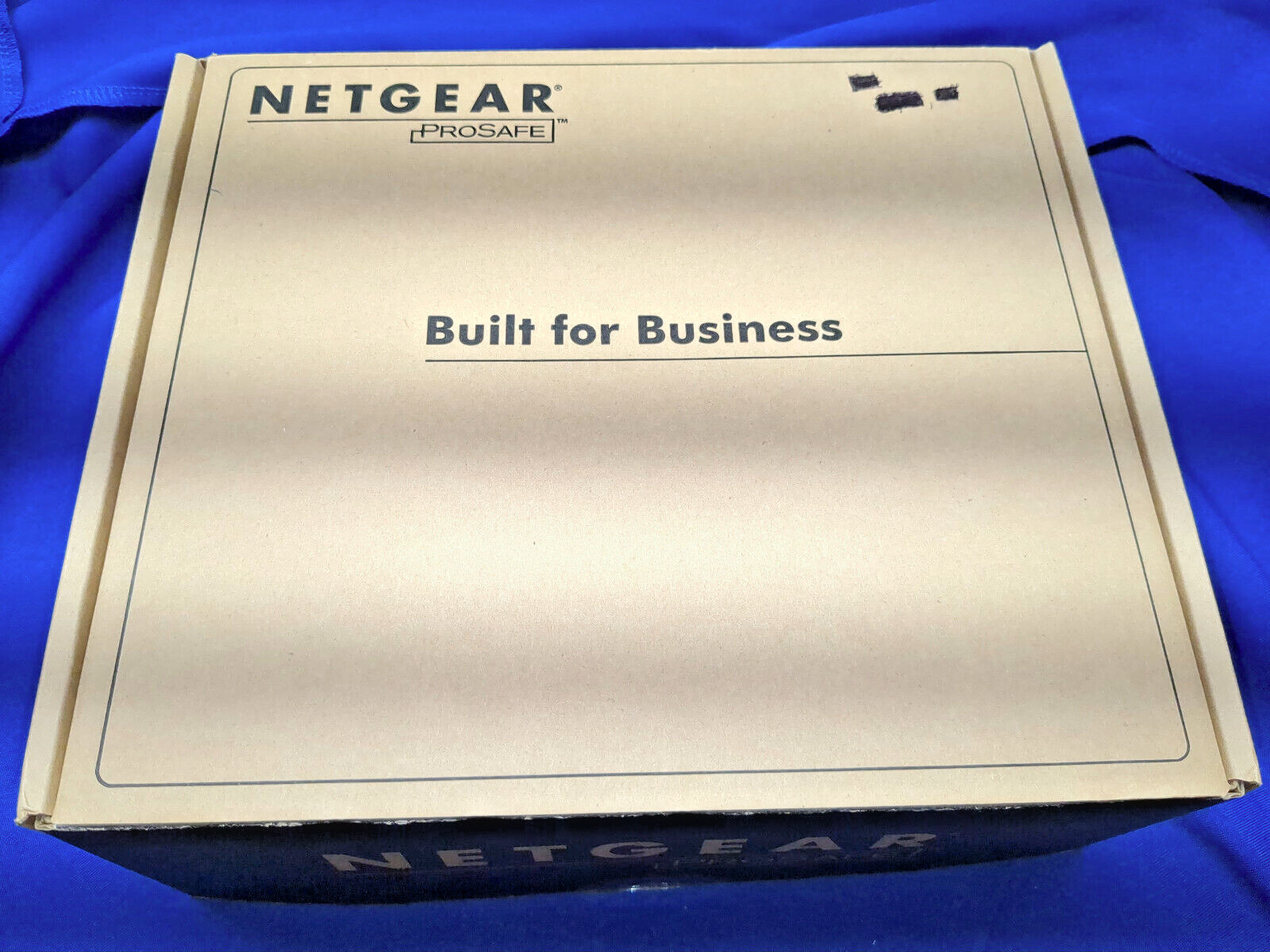 Netgear Prosafe fvs318n Includes Power Cord And Four Cords Powers Up Works Idk