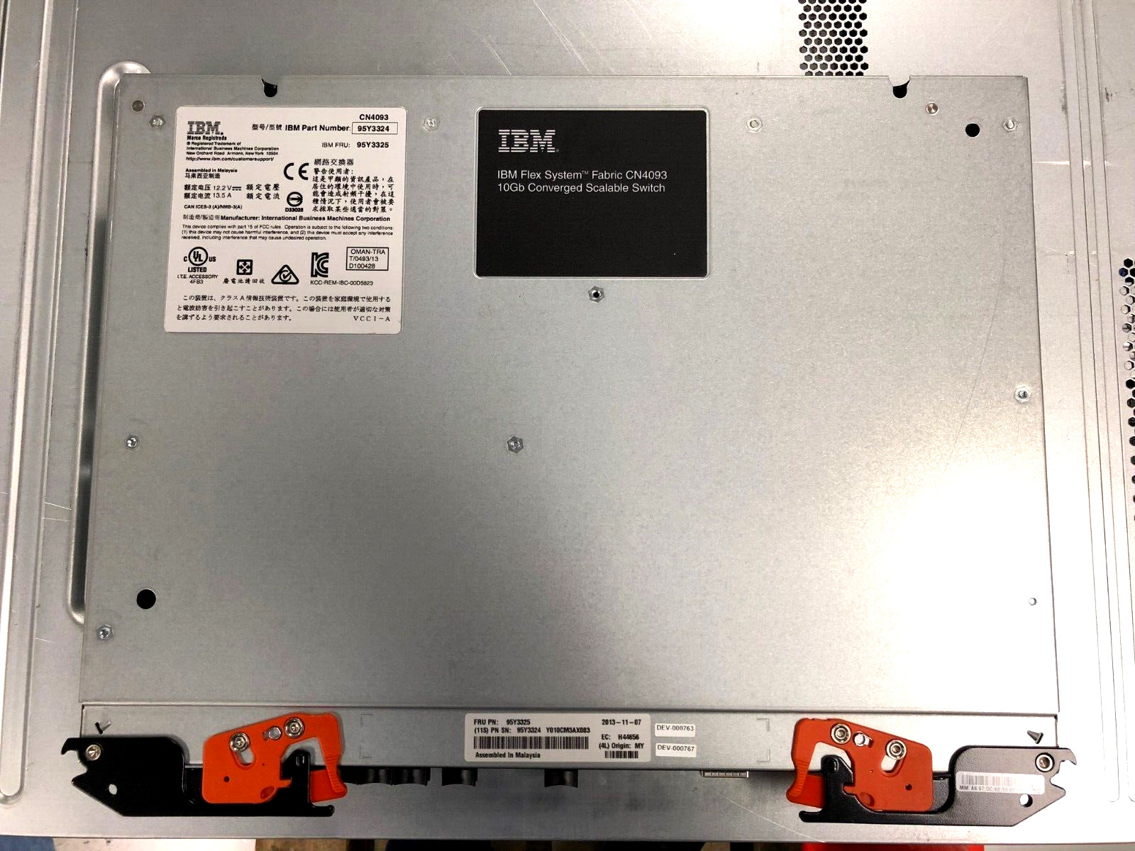 IBM CN4093 95Y3325 FLEX FABRIC 10GB CONVERGED Switch 00D5823 95Y3324 00RP661 MP