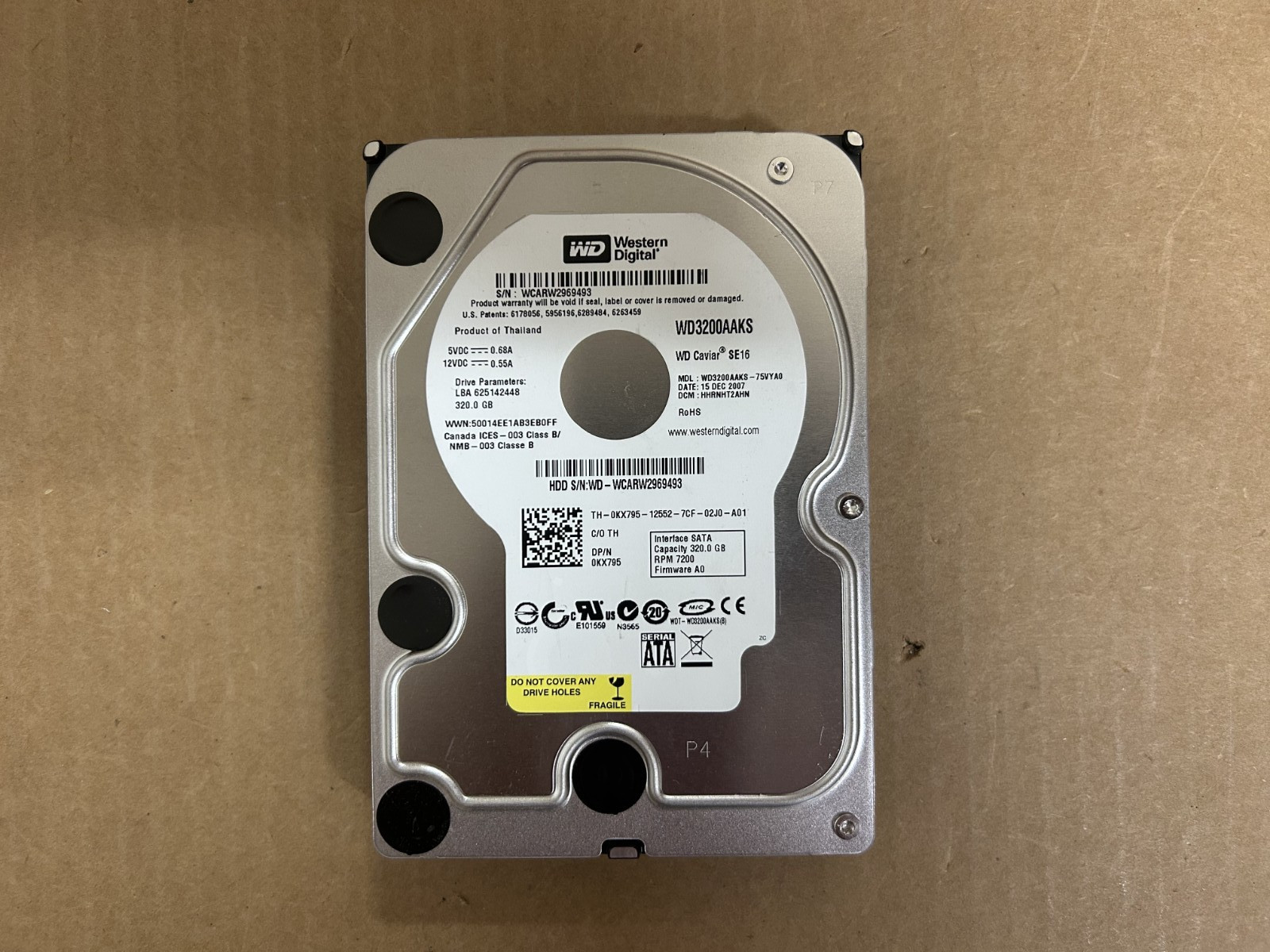 Western Digital WD3200AAKS-75VYA0 320GB DCM: HHRNHT2AHN