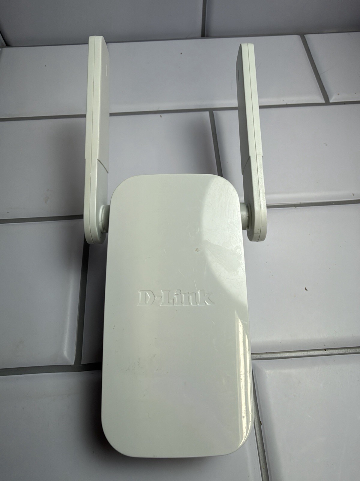 D-Link DAP-1610 AC1200 1200Mbps Dual-Band WiFi Range Extender w/Smart Signal 