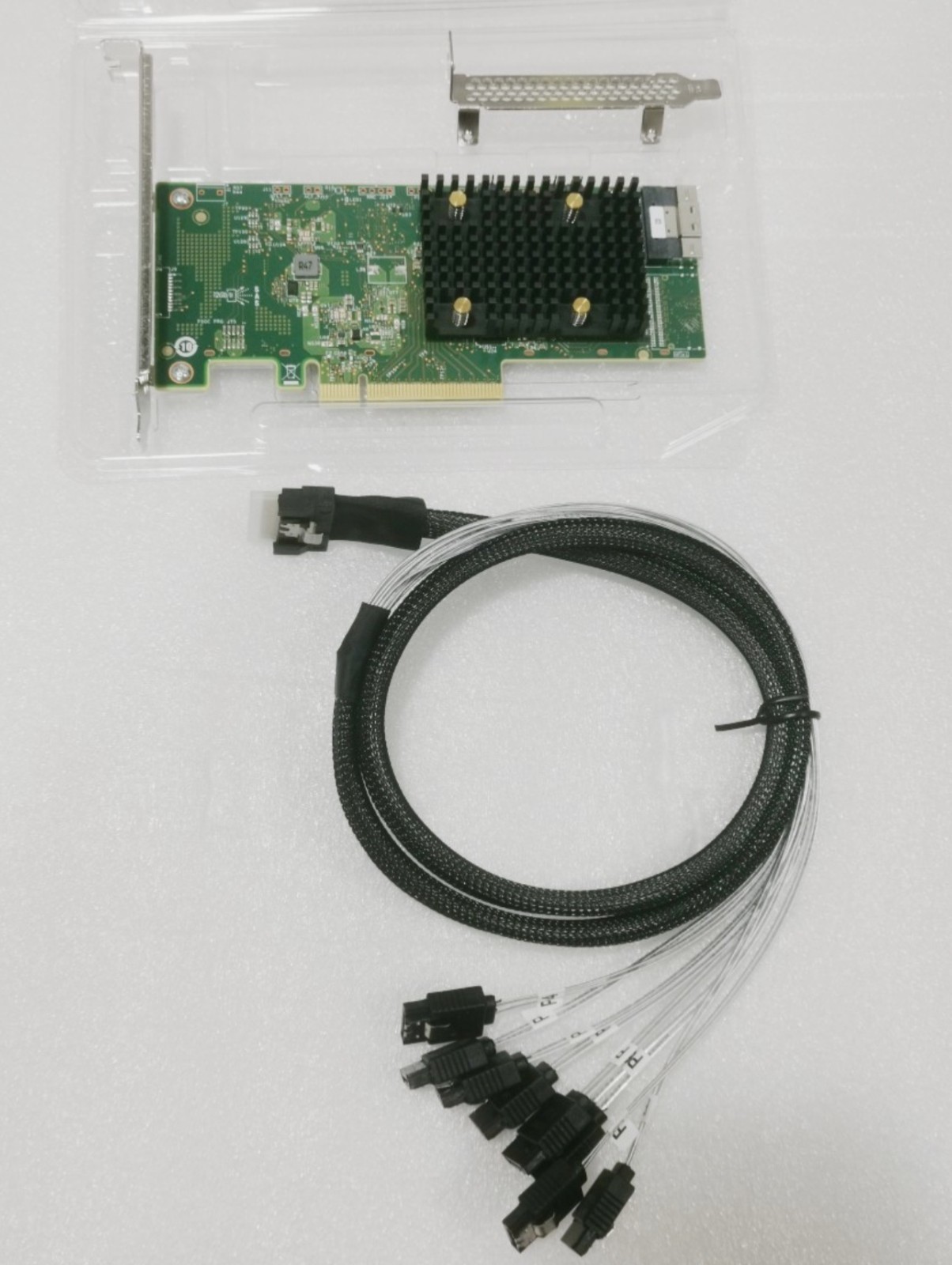 LSI 9500-8i 24Gb Tri-Mode PCIe 4.0 HBA IT Mode w/ SFF-8654 to SATA Cable