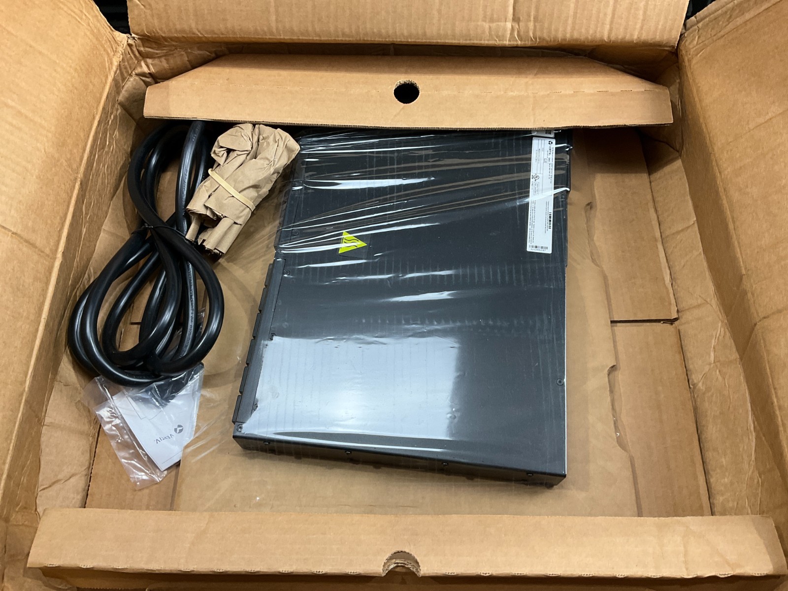 Vertiv Geist Switched Level Monitoring rPDU 120v VP53101 ✨❤️✨✨❤️✨ NEW