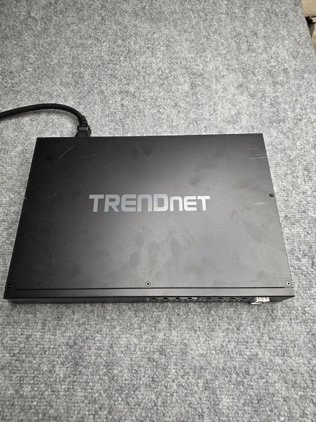 TRENDnet TPE-TG182 16-Port Gigabit Ethernet PoE+ Switch Standalone RJ-45 SFP