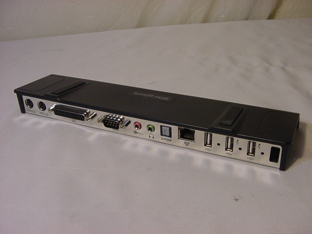 TARGUS UNIVERSAL LAPTOP DOCKING STATION WITH DIGITAL AUDIO ACP45US - NO AC CORD