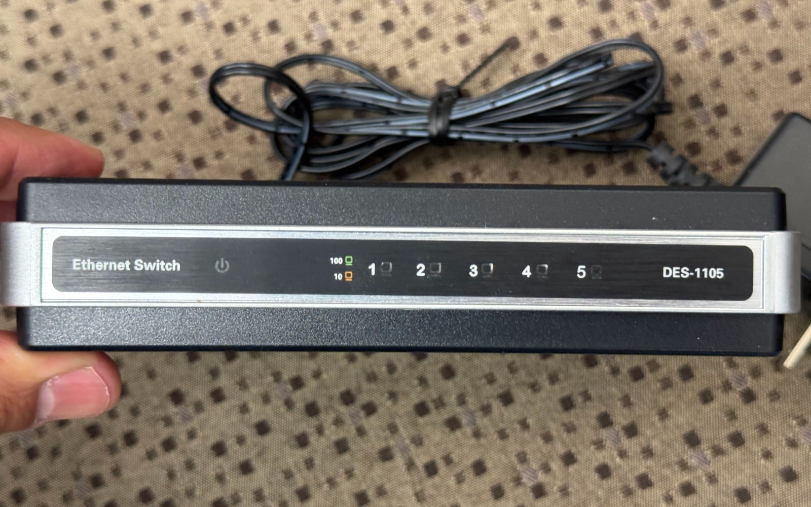 D-Link DES-1105 5-Port 10/100 Network Switch