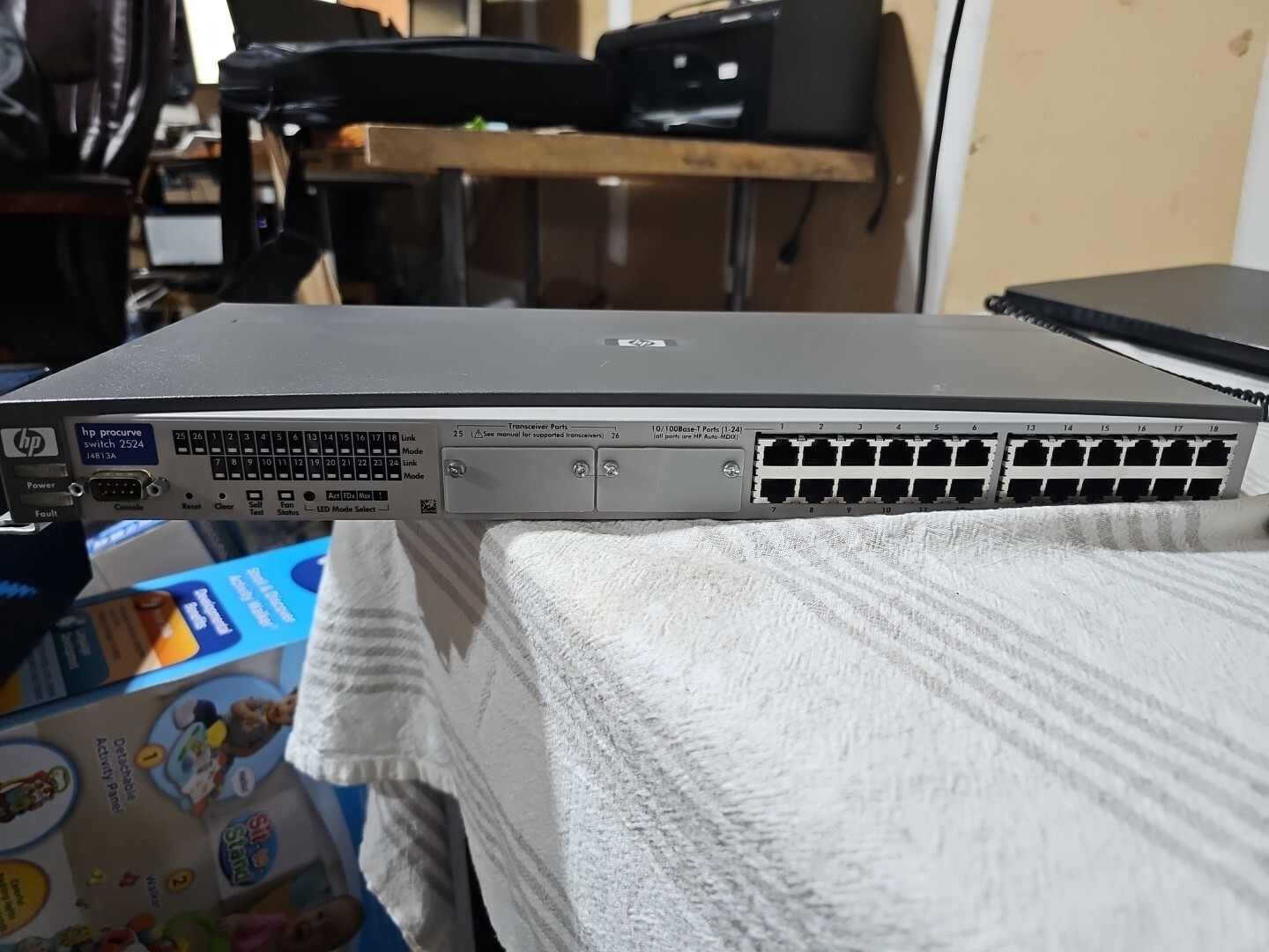 HP Procurve Switch 2524 J4813A W/powercord