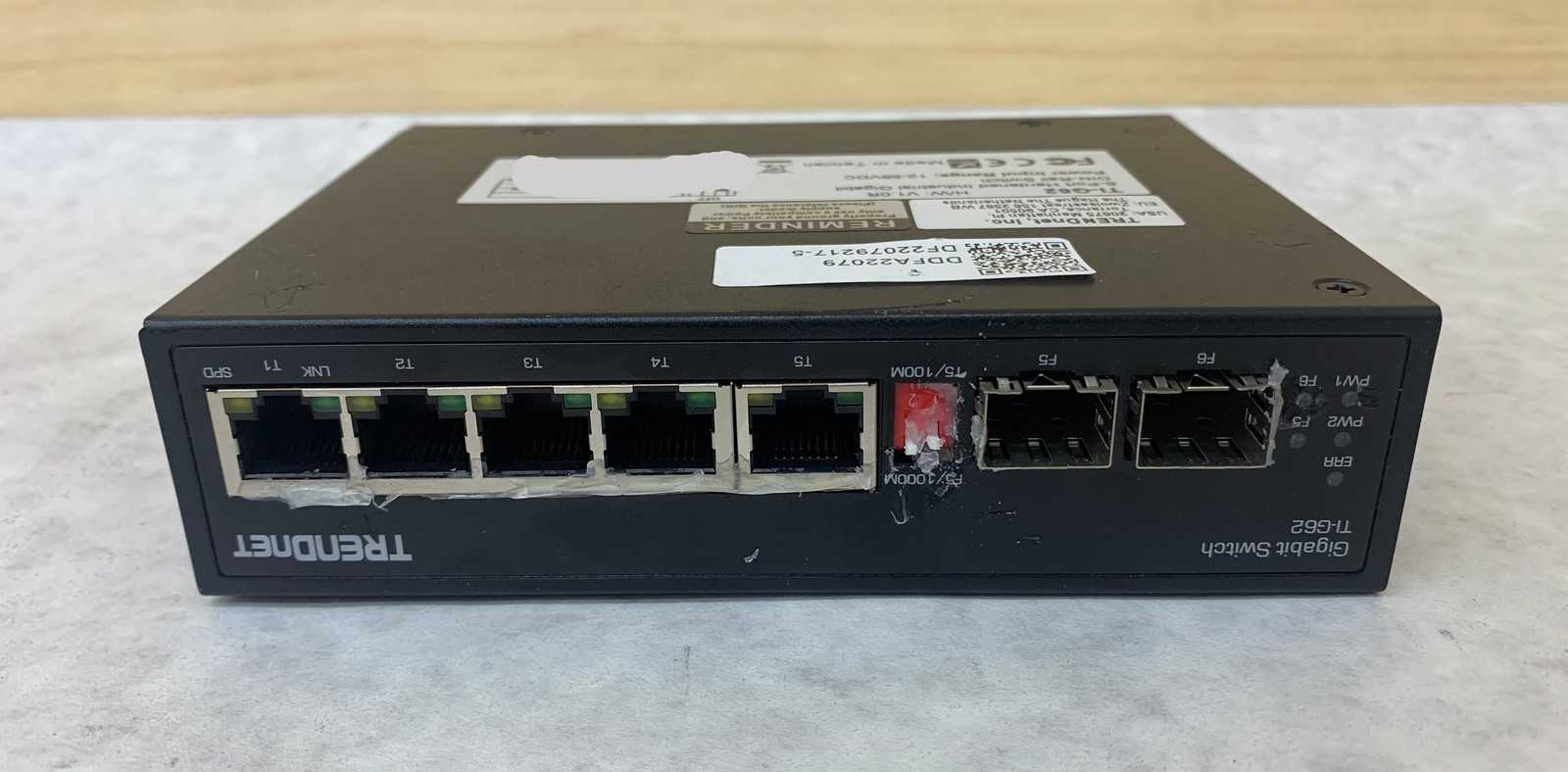 TRENDnet TI-G62 6-Port Hardened Industrial Gigabit DIN-Rail Switch 12-56VDC