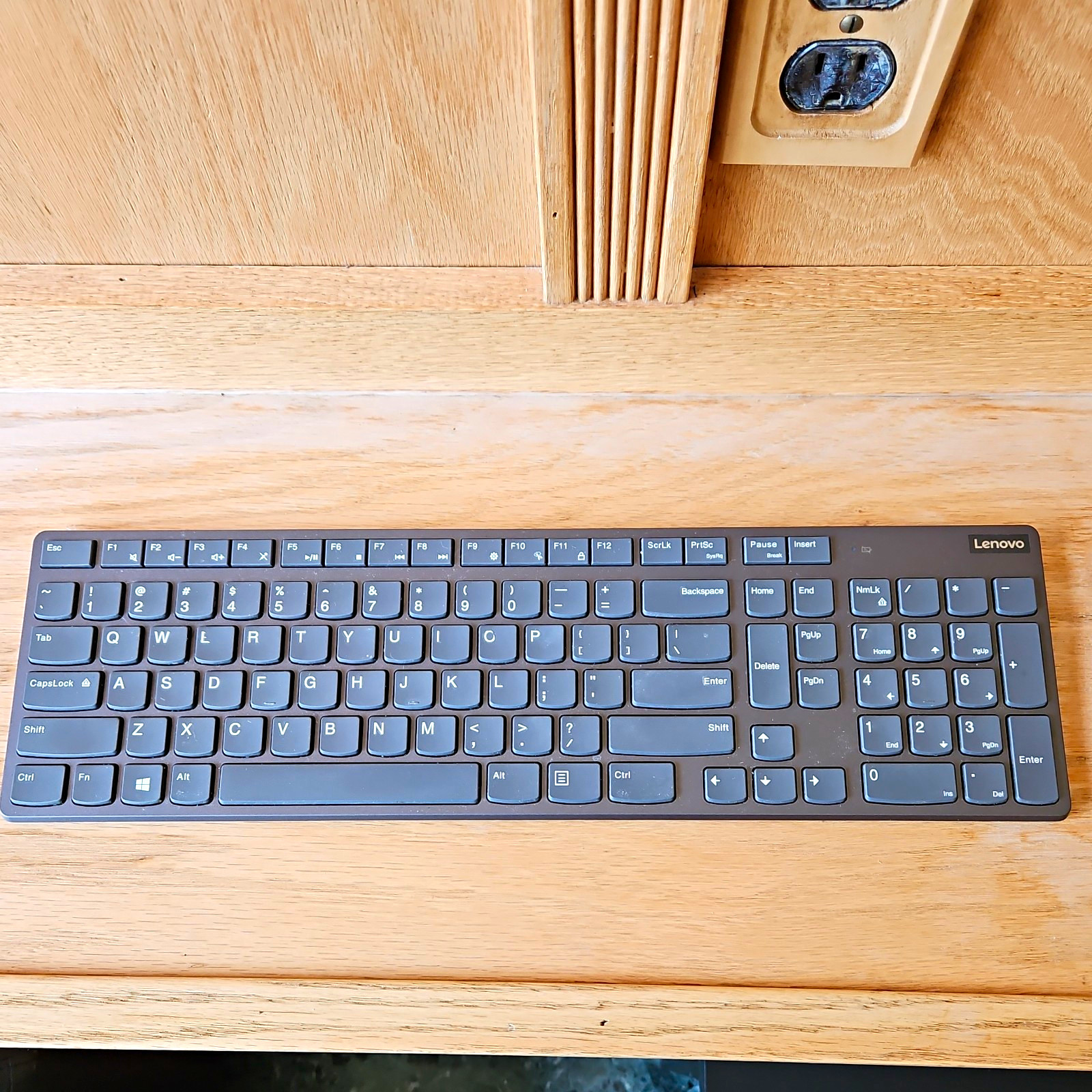 Lenovo Wireless Slim Full Size Keyboard Numeric Keypad QWERTY English Black