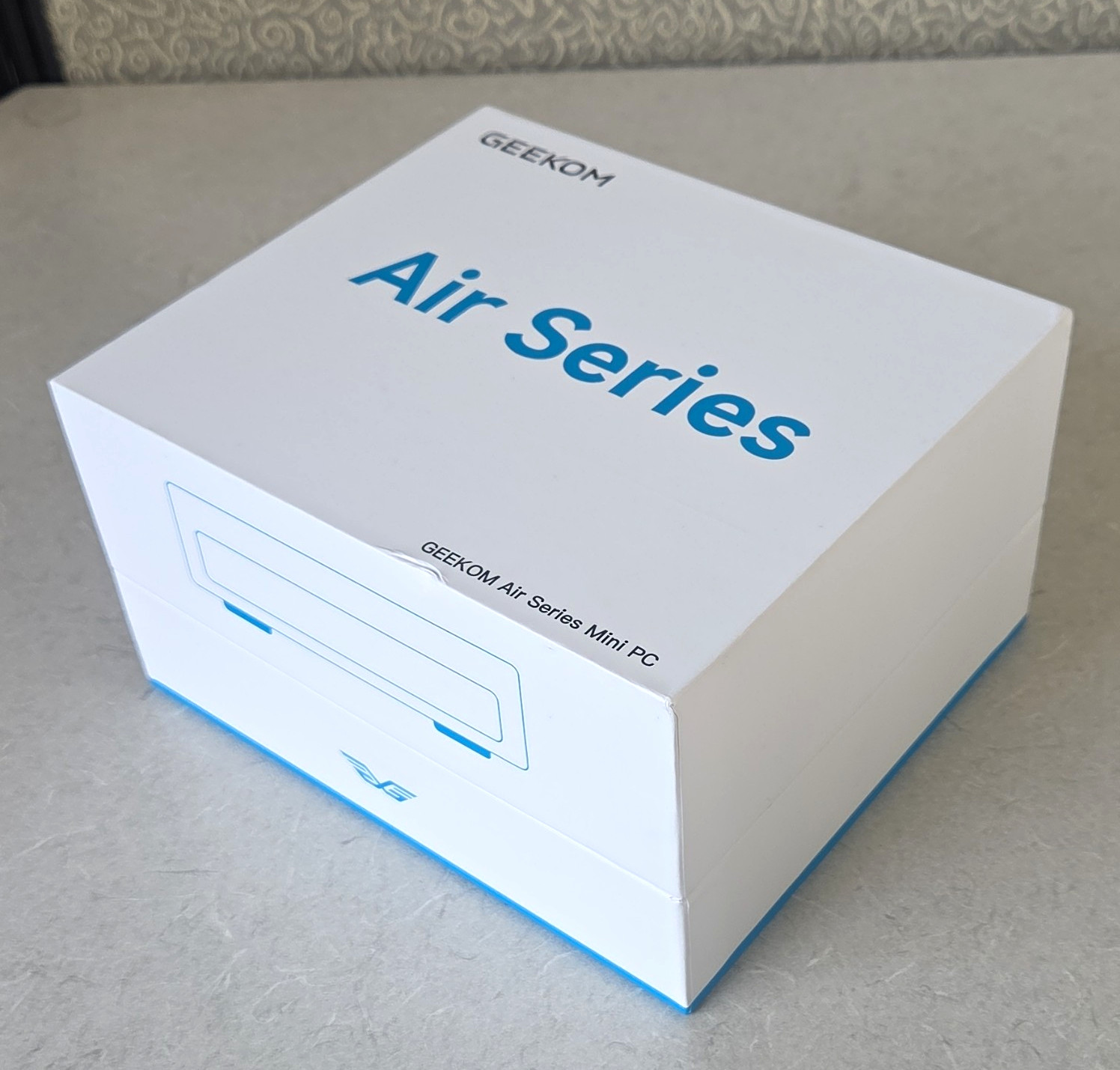 GEEKOM Air12 Mini PC Intel Pentium 7505 8GB RAM 256GB SSD Win 11 Pro