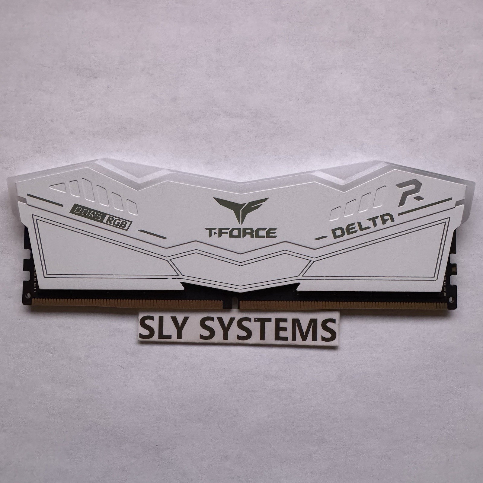 Team Group T-Force Delta RGB 32GB DDR5 6000 CL38 DIMM FF3D516G6000HC38ABK