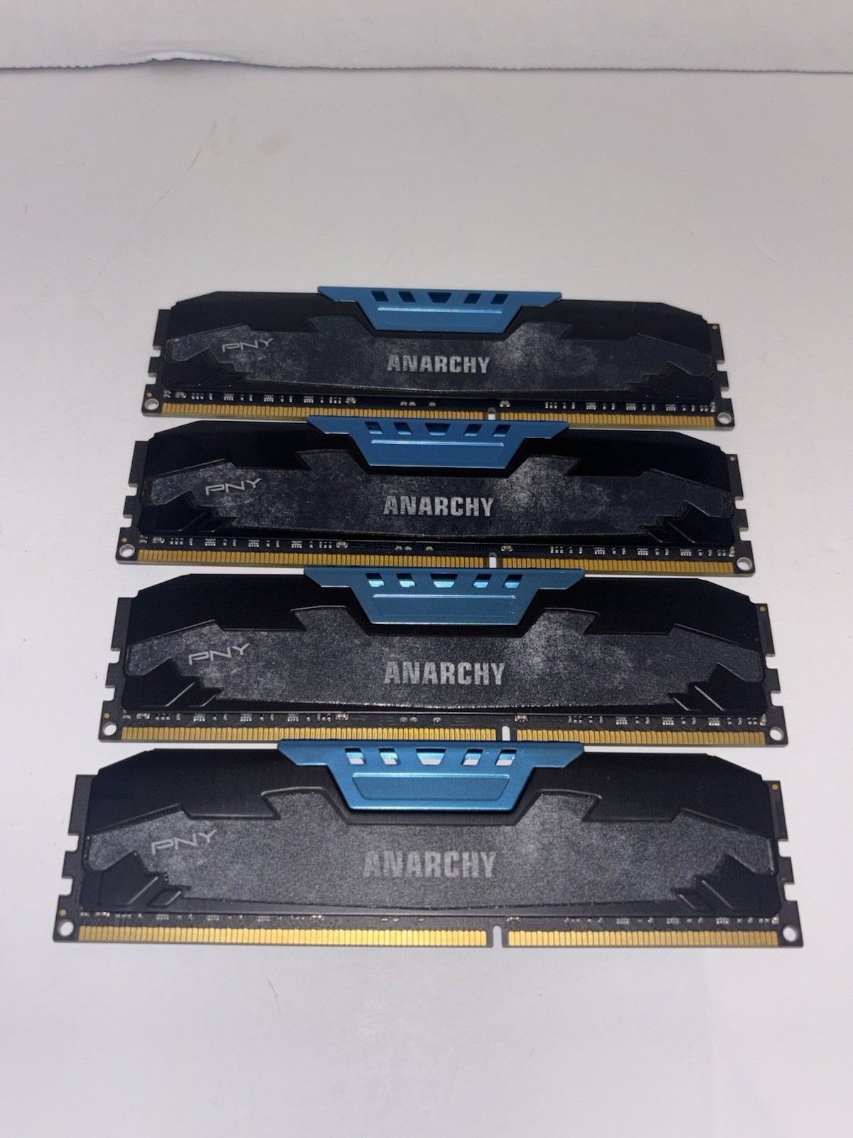 PNY Anarchy 16GB (2x8GB) RAM DDR4 2400MHz (4)